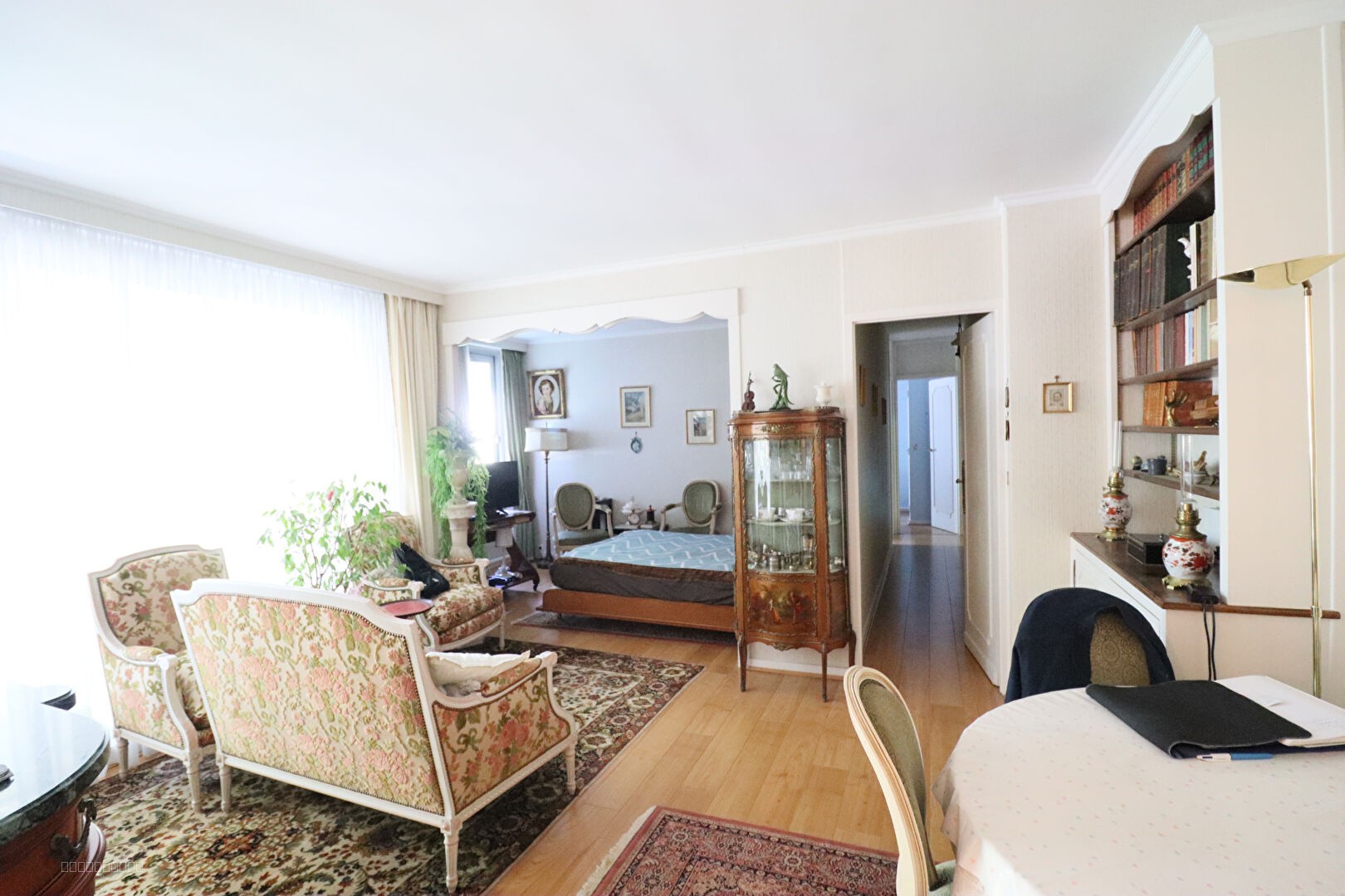 MARLY LE ROI - Apt 4 pièces 2 ou 3 chambres - Balcon, cave et Parking. — photo 2