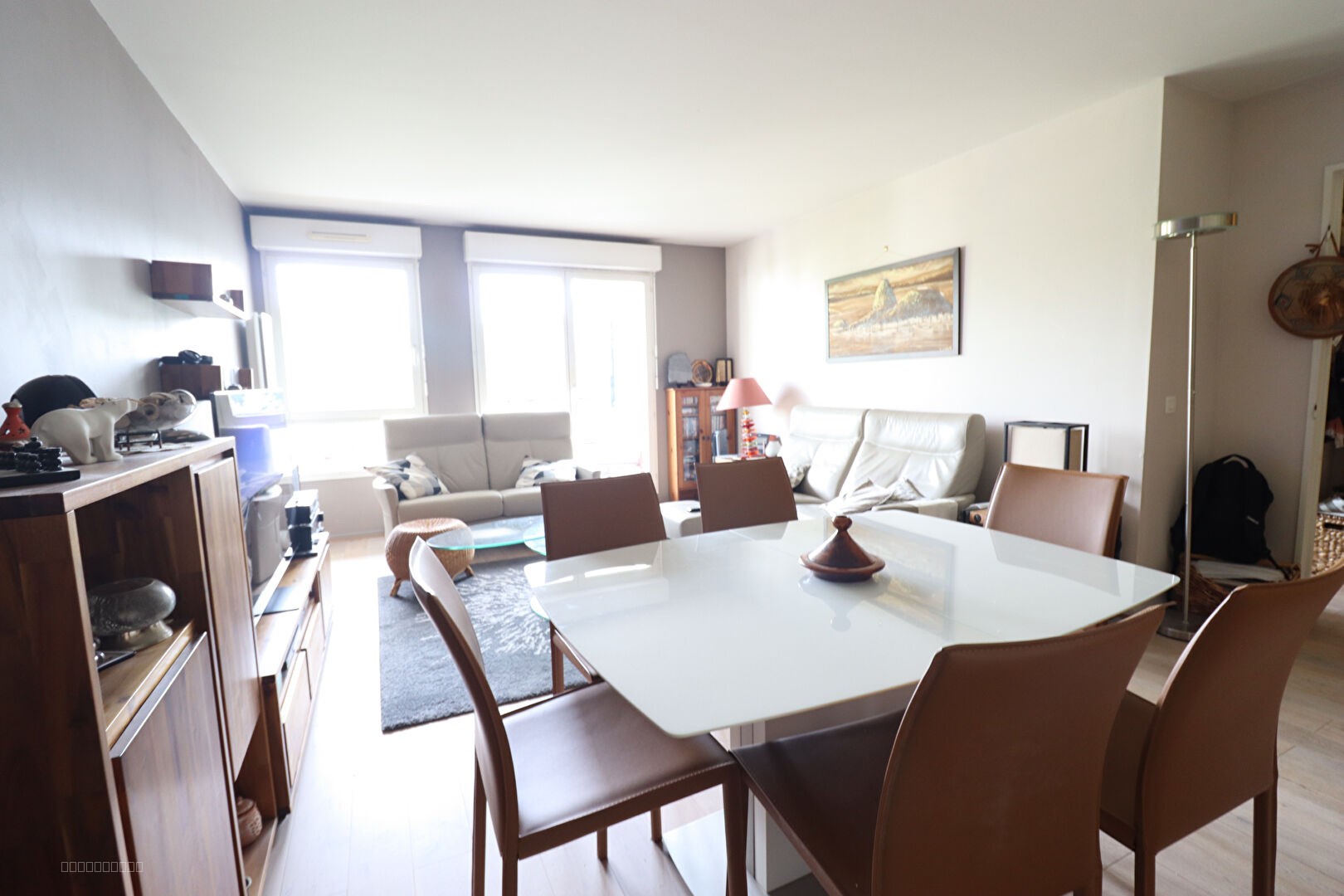 LE PORT-MARLY - Apt 4 pièces de 88m2 avec balcon, Box double et cave en s/sol. — photo 2
