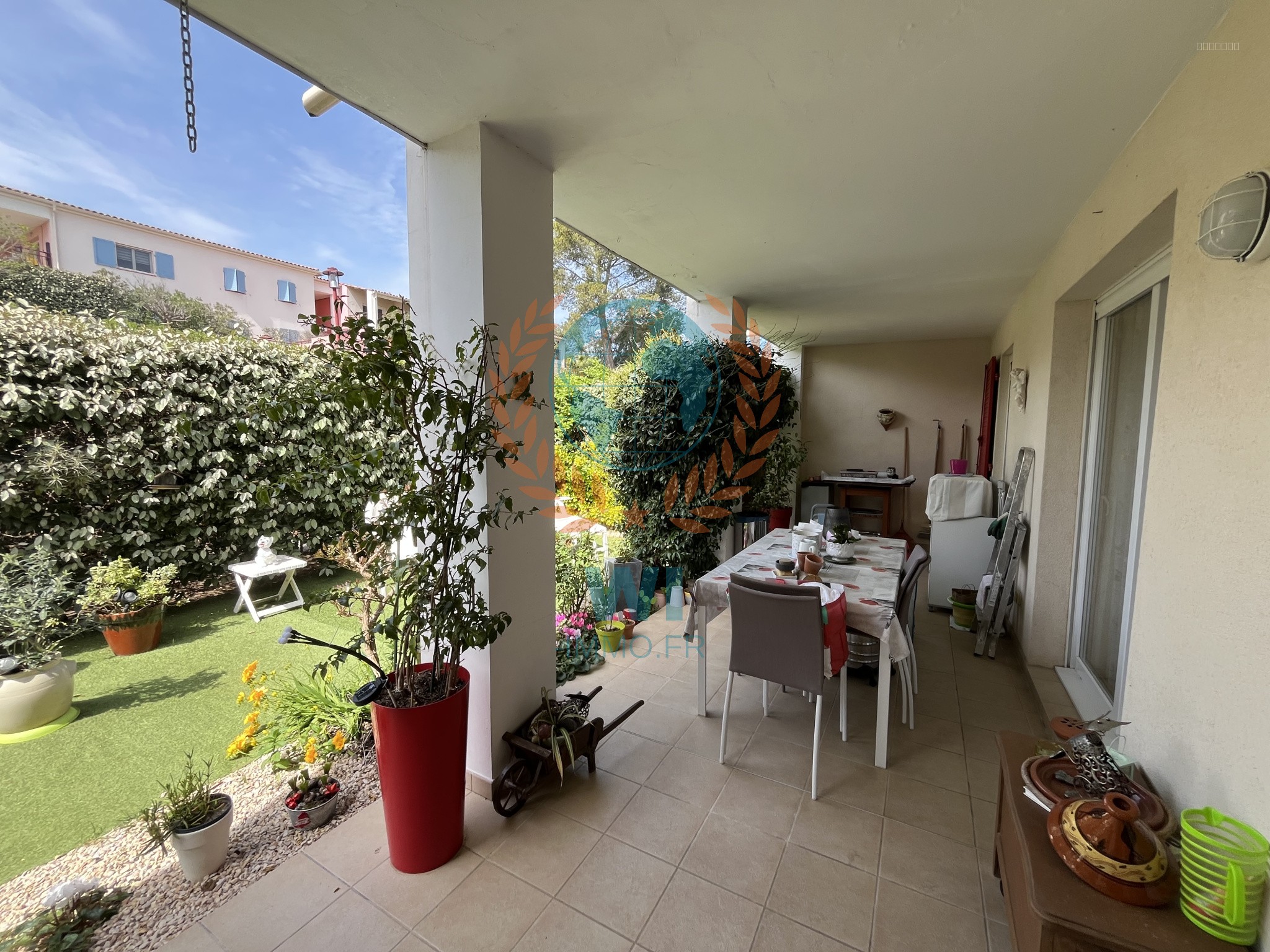Appartement  en rez-de-jardin avec piscine et garage — photo 7