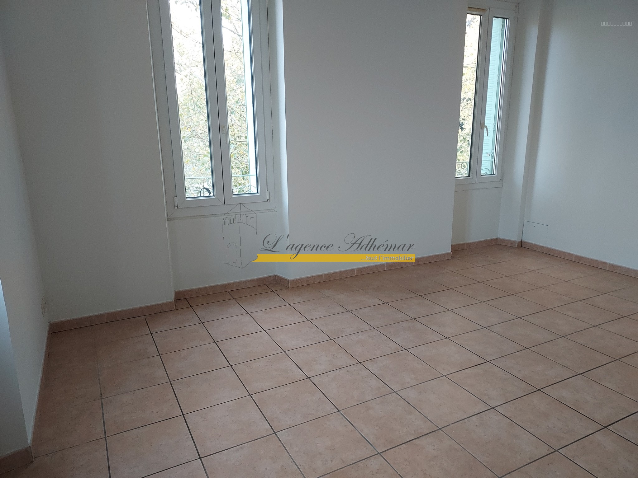 A vendre immeuble de 342 m2 à viviers en monopropriété. — photo 7