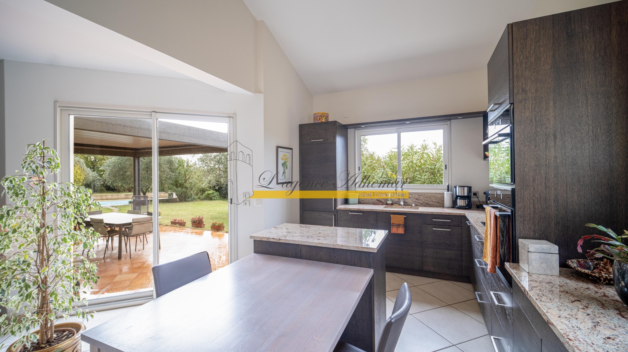 Maison à vendre, Montélimar, 7 pièces, 4 chambres, terrain, piscine. — photo 10