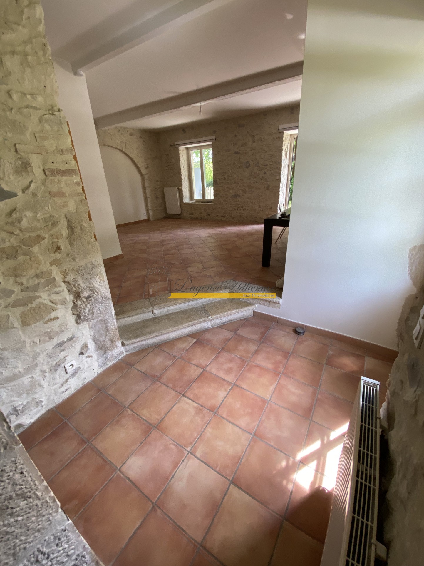 MONTBOUCHER SUR JABRON. Appartement T4 à vendre, avec jardin. — photo 2