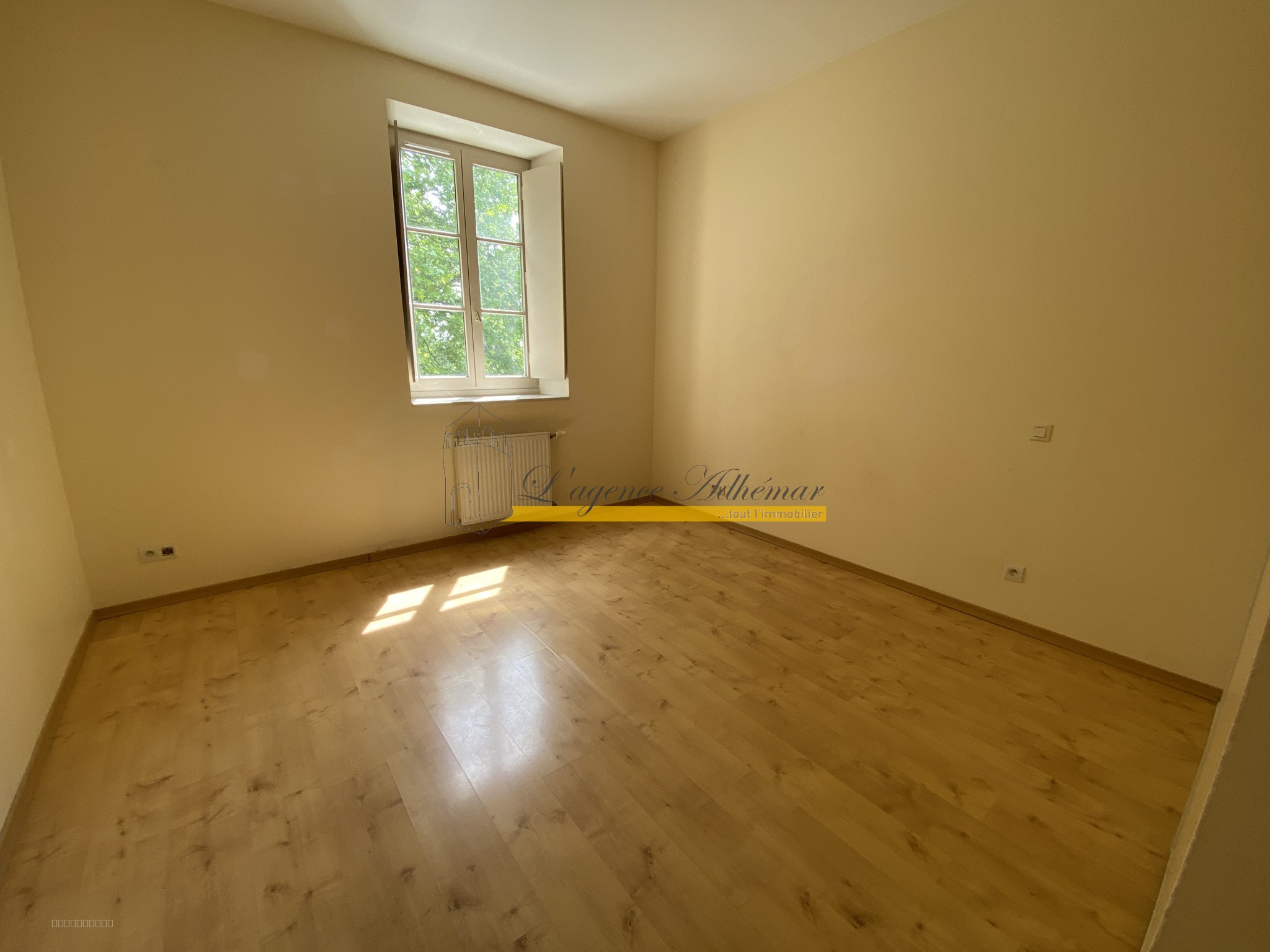 MONTBOUCHER SUR JABRON. Appartement T4 à vendre, avec jardin. — photo 16