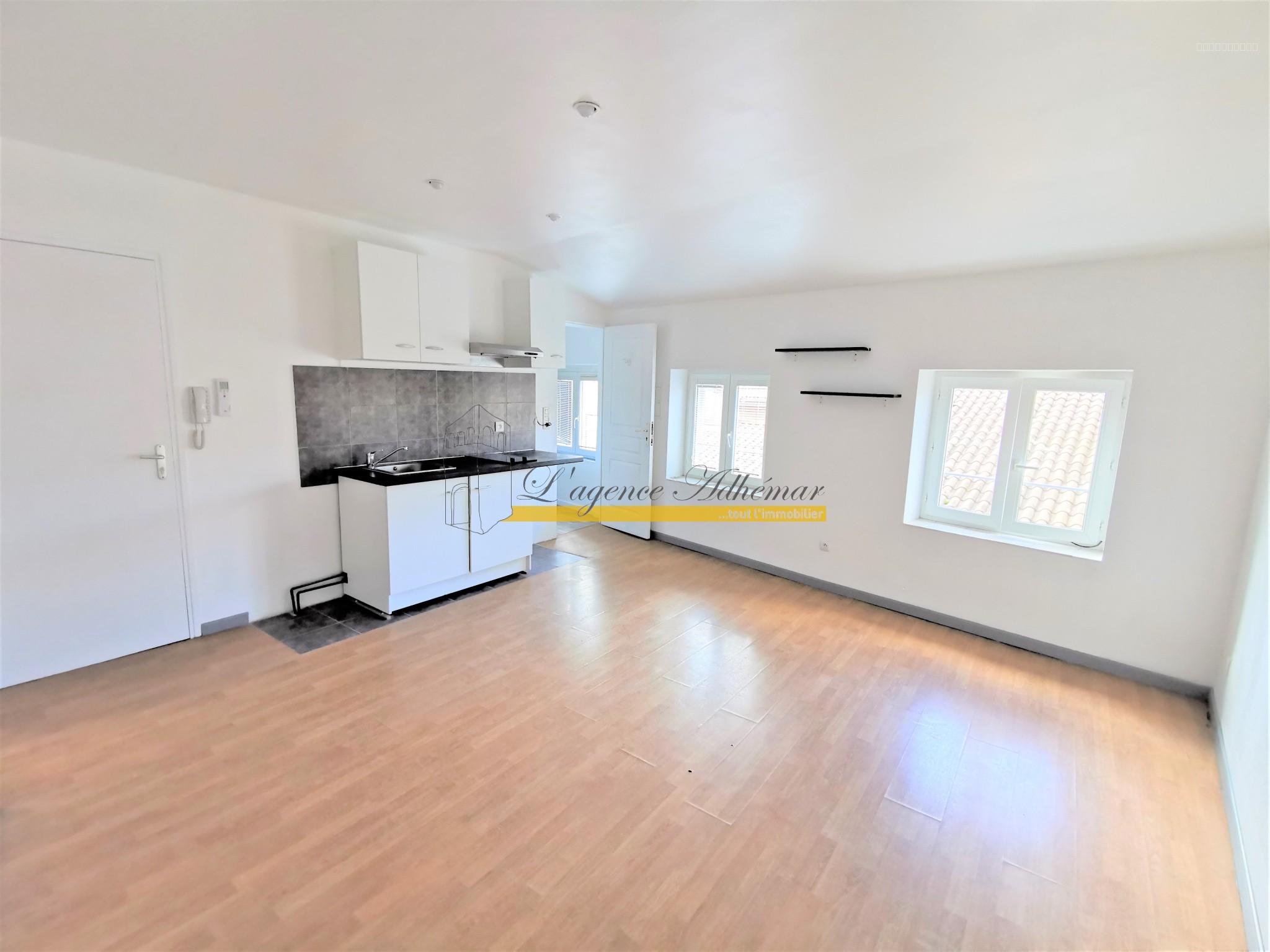 Montélimar, centre ville, immeuble de rapport à vendre. — photo 3