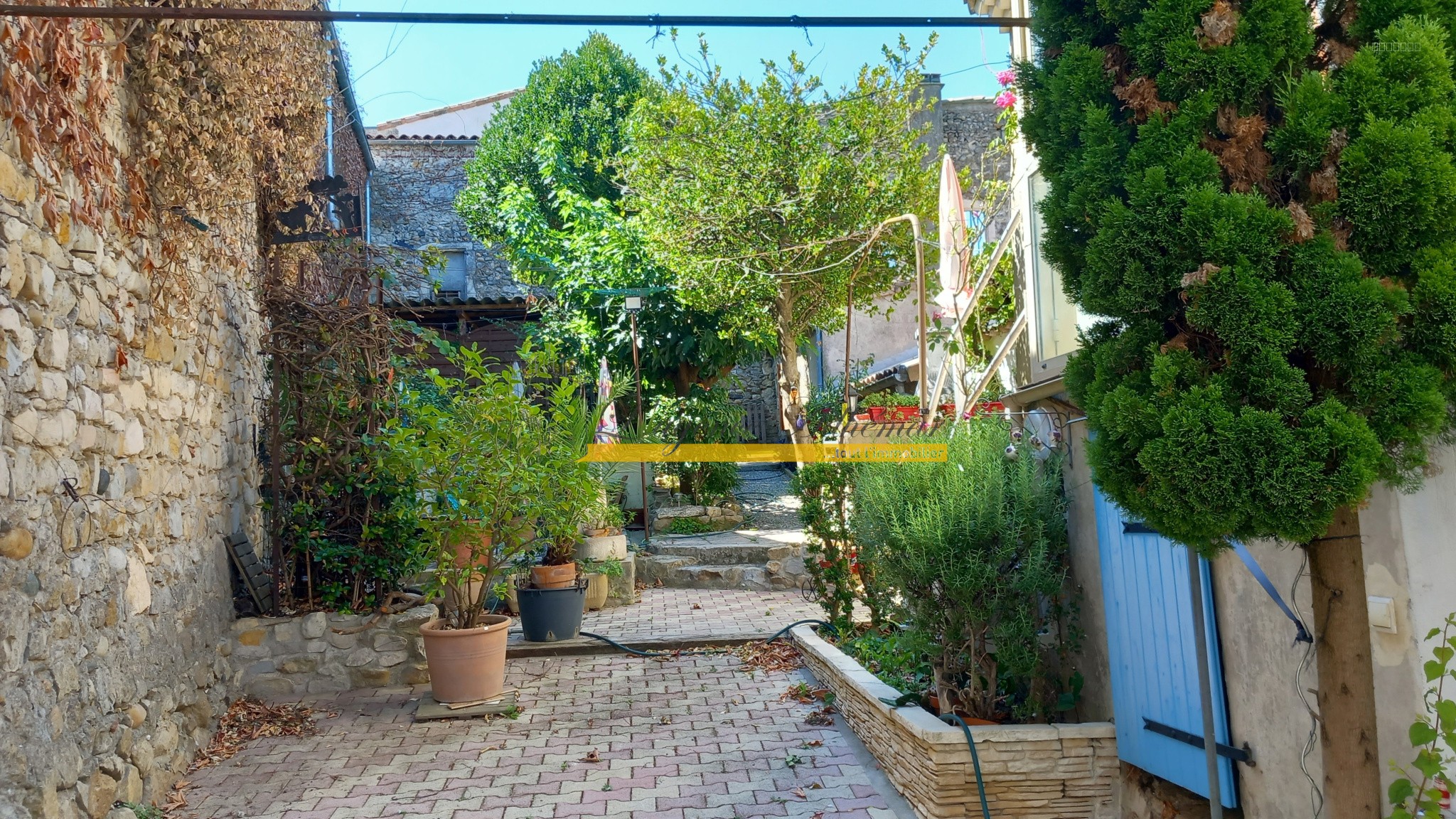 Maison, à vendre, village de la Coucourde 77m2, habitable terrain de 276 m2. — photo 7