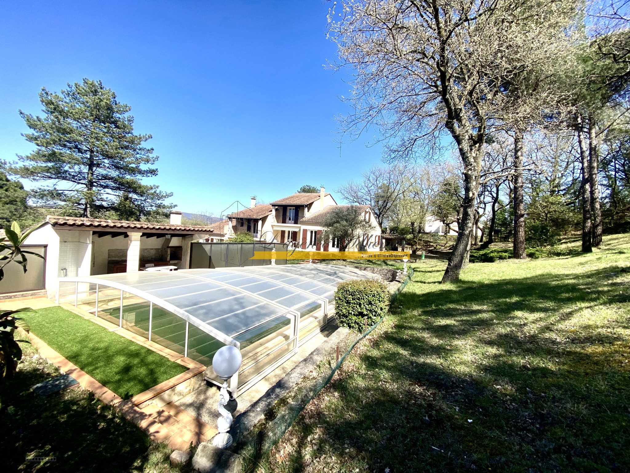 Montélimar, dans un environnement champêtre sans être loin des commodités, deux maisons mitoyennes. — photo 2