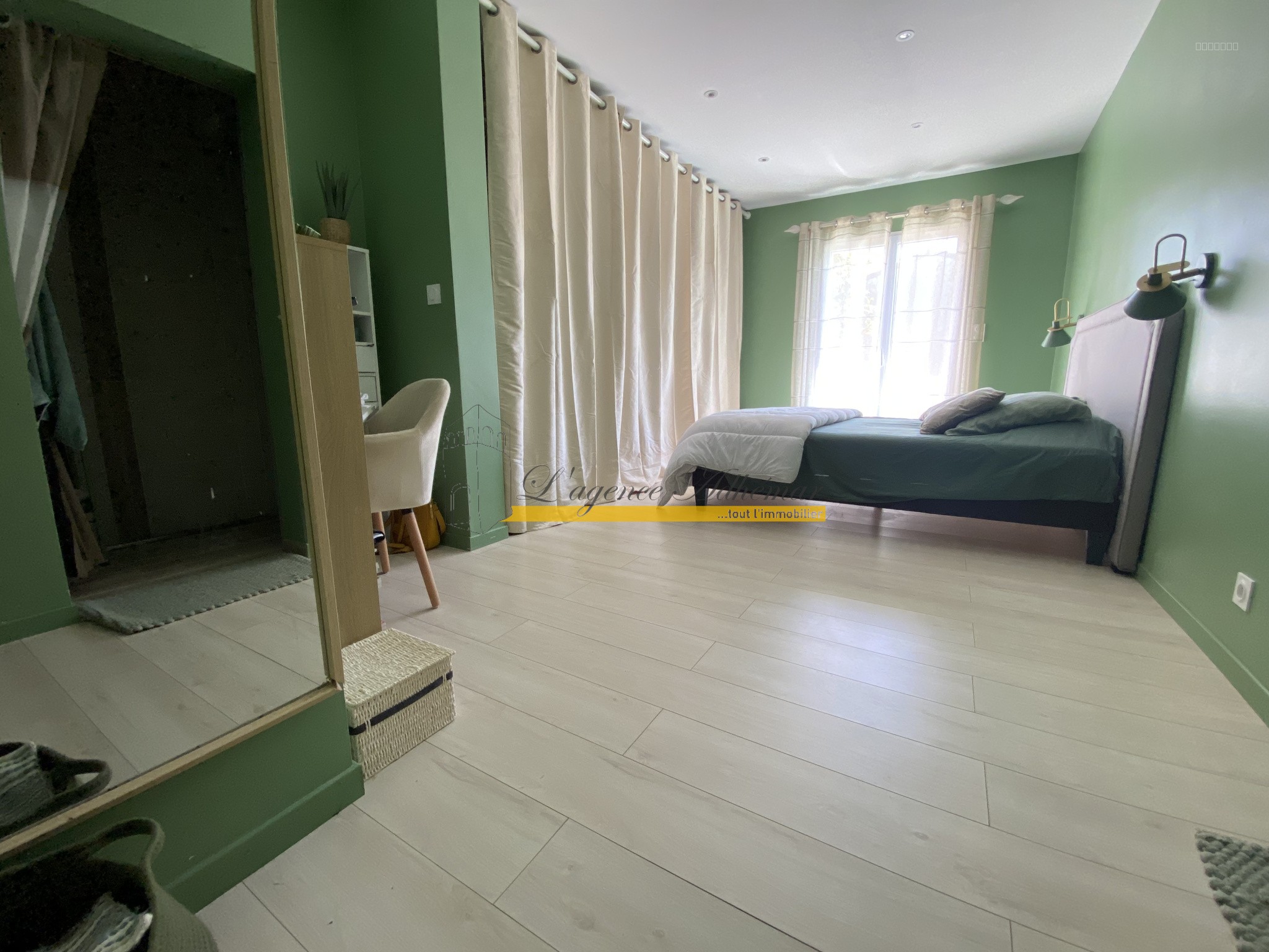 MONTELIMAR.Quartier Ouest ville, maison de 2006. 7 pièces, 5 chambres. — photo 9