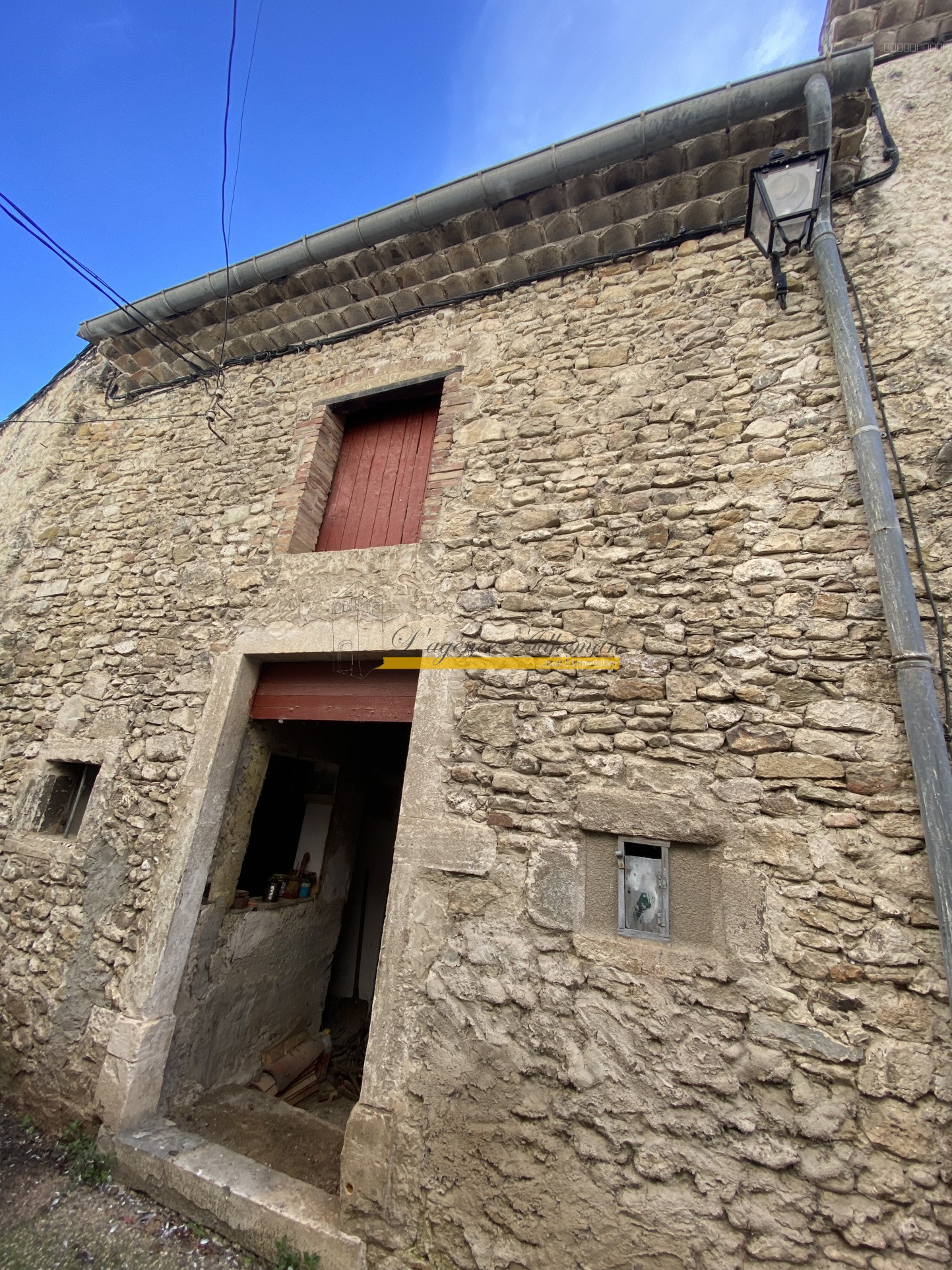 ESPELUCHE, bâtiment en pierre, à rénover. — photo 1