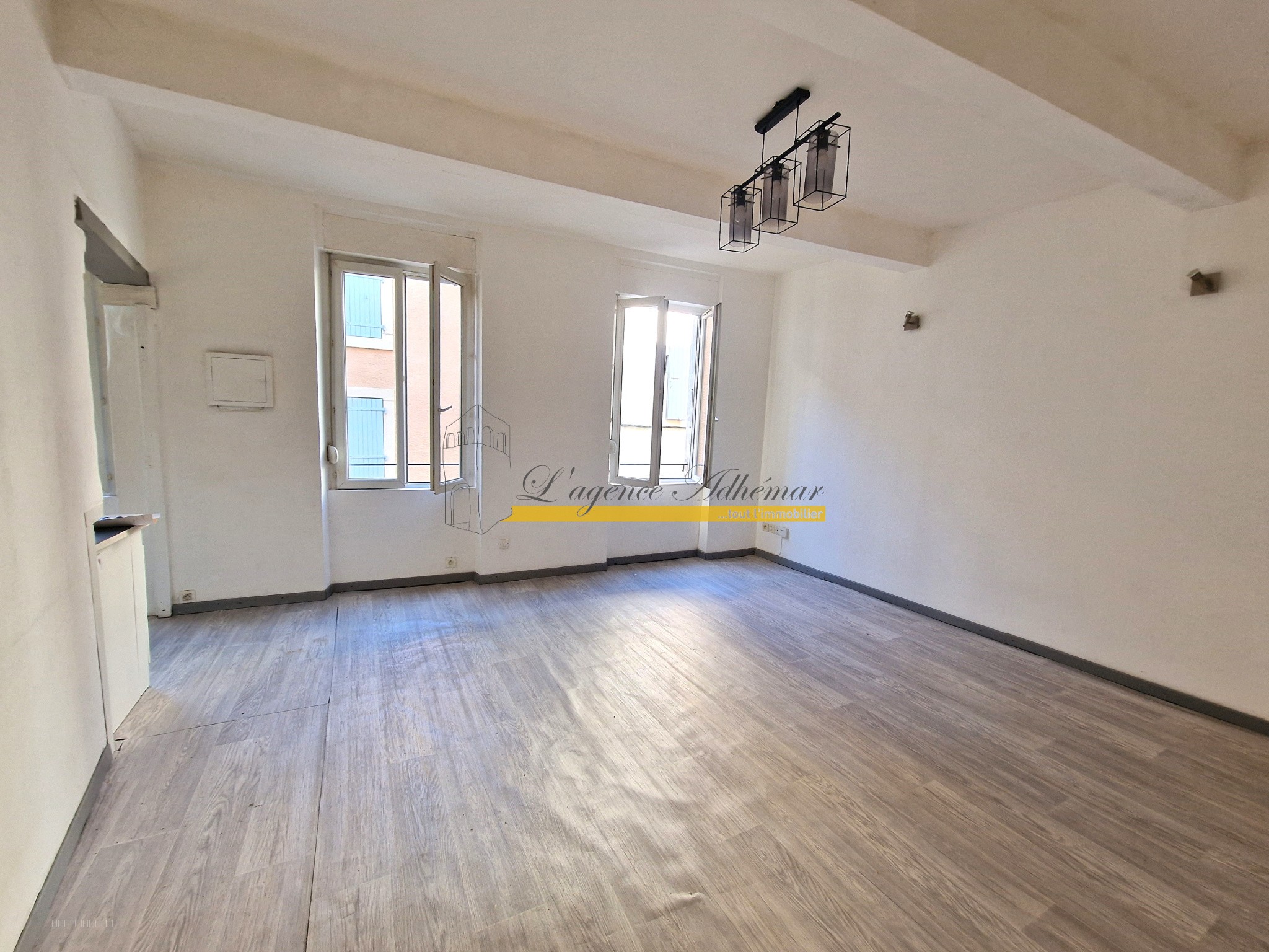 Montélimar, centre ville, immeuble de rapport à vendre. — photo 2