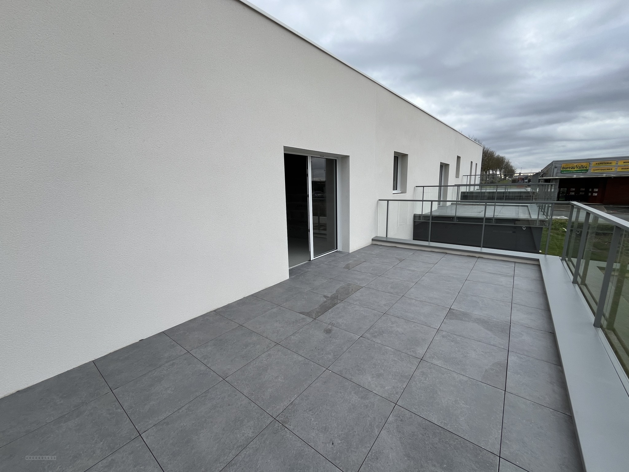 Local / bureaux 144 m2 ZAC — photo 2