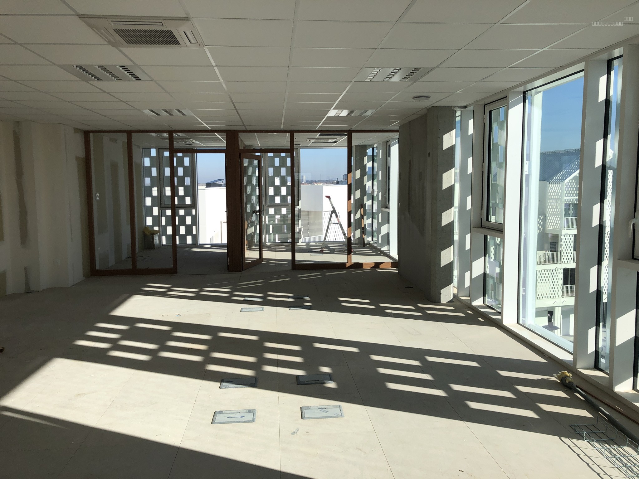 Bureaux récents 120 m2 — photo 1