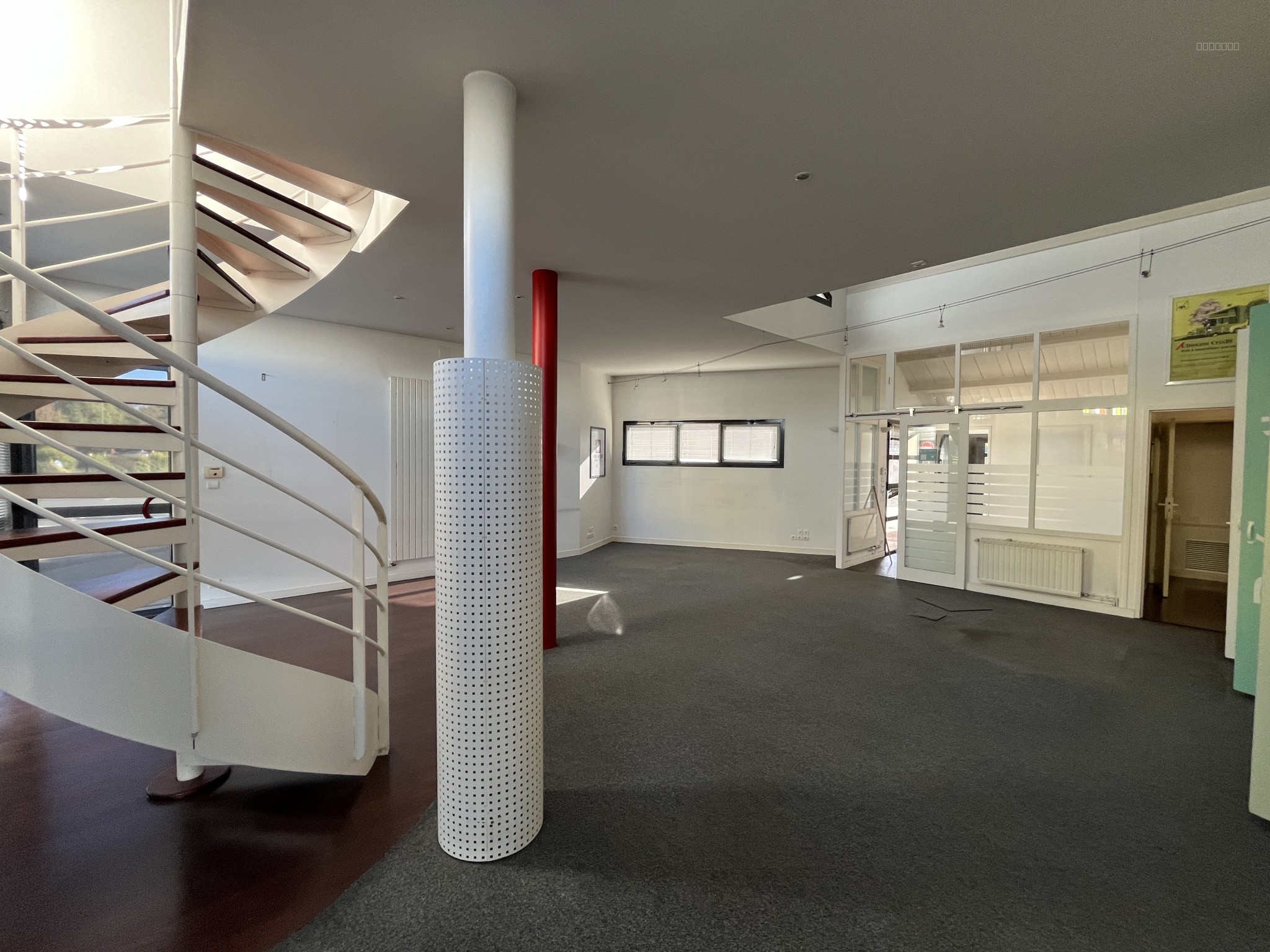 Bureaux 170 m2 — photo 3
