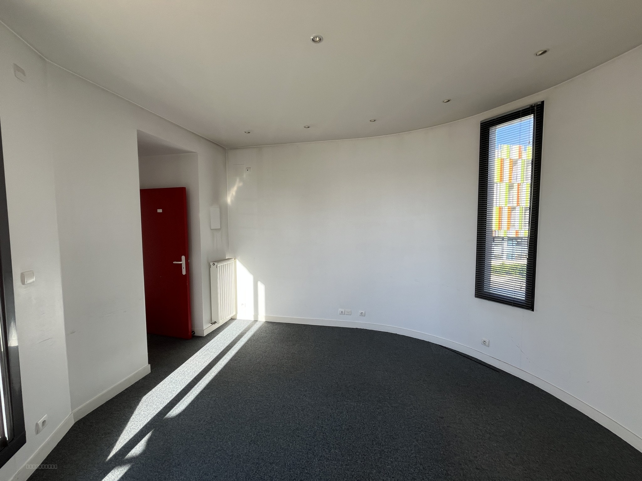Bureaux 170 m2 — photo 2