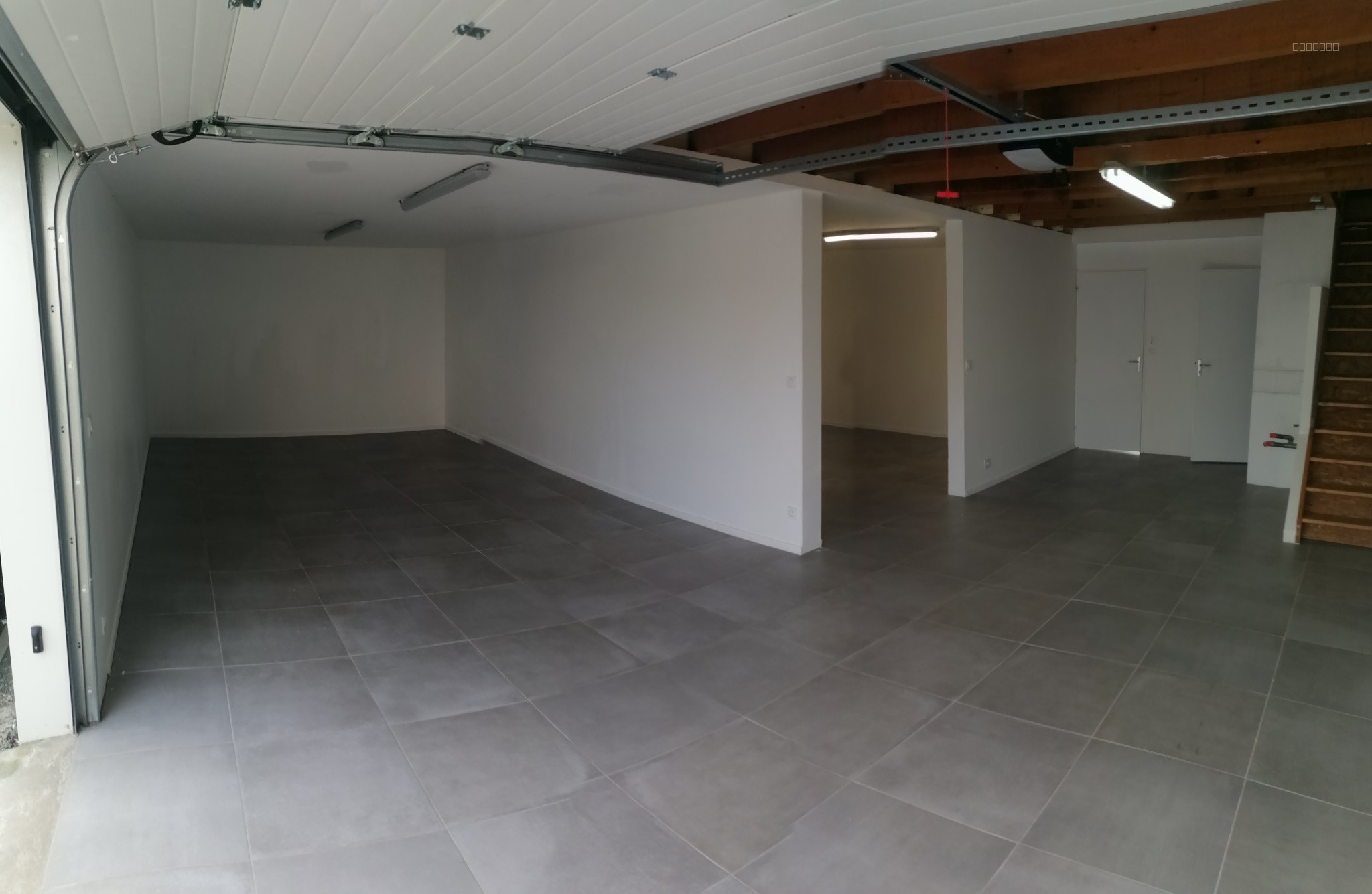 Showroom / Dépôt 110 m2 ZAC — photo 1