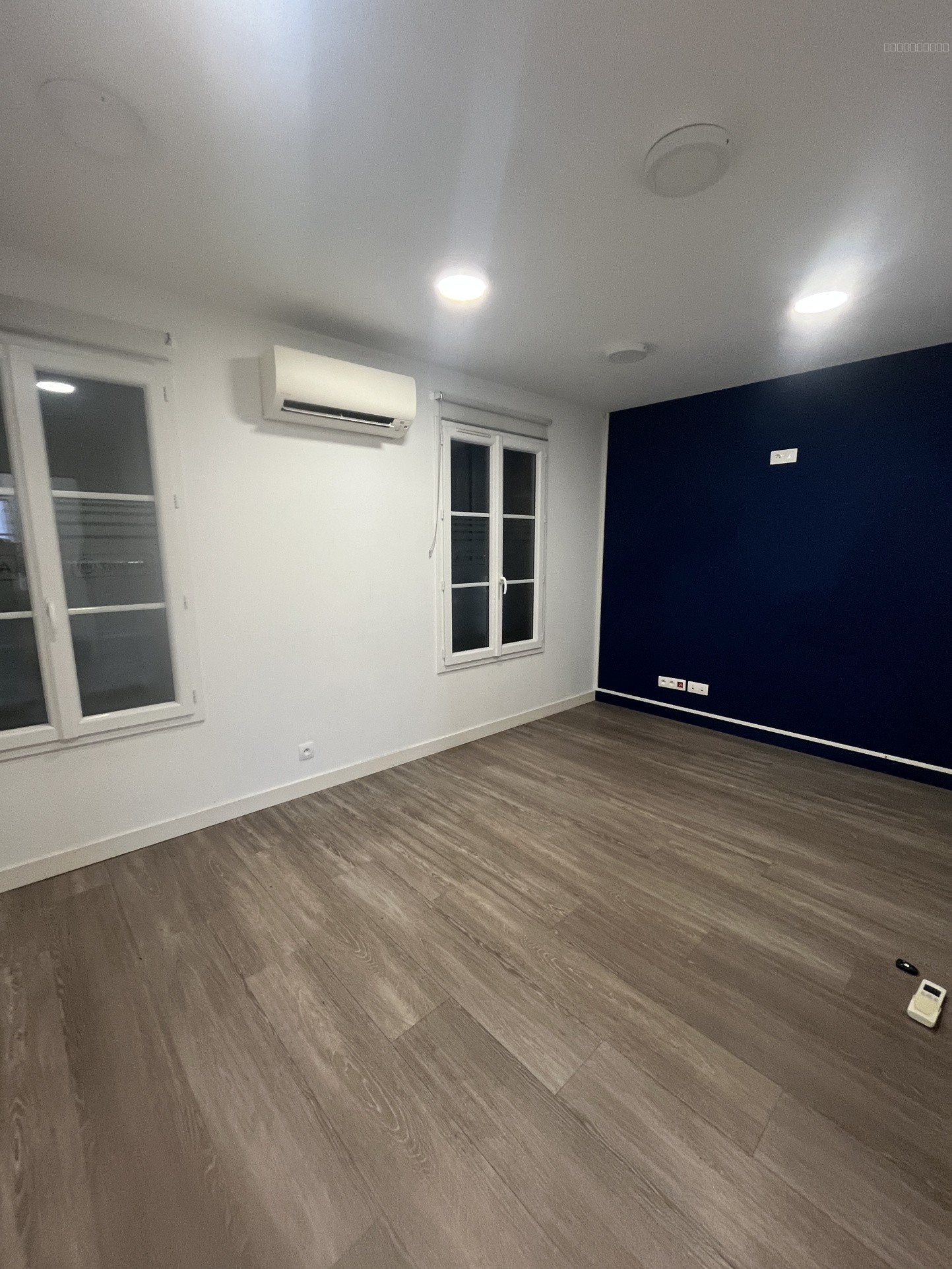 Bureaux 110 m2 — photo 1