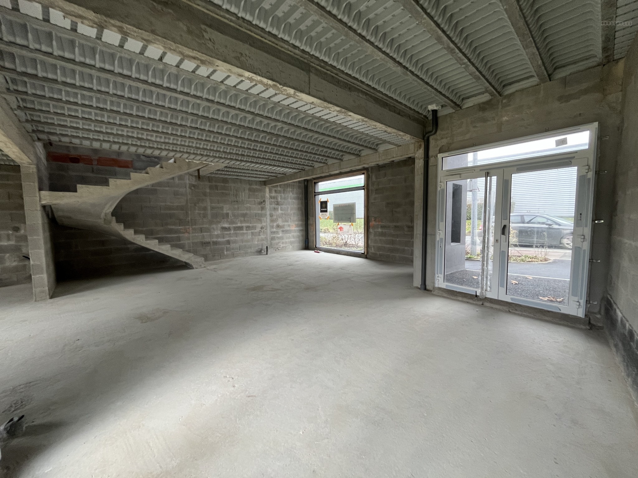 Local / bureaux 144 m2 ZAC — photo 1