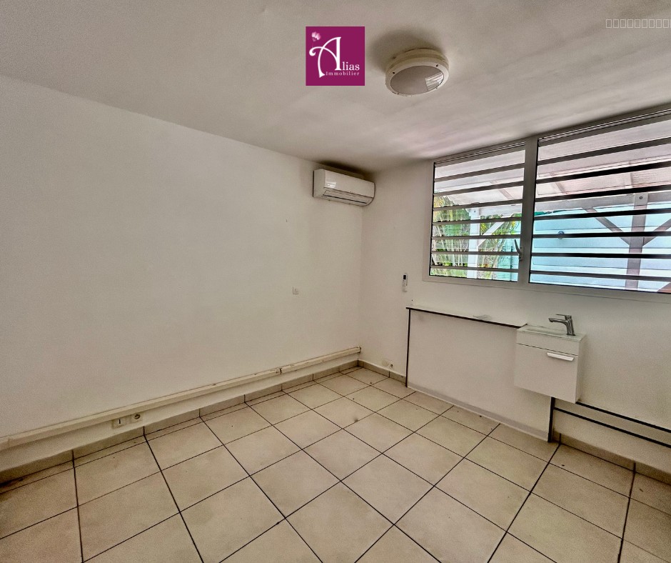 À vendre   Appartement 4 pièces de 86 m2   Bas du Fort   Emplacement stratégique en RDC — photo 7