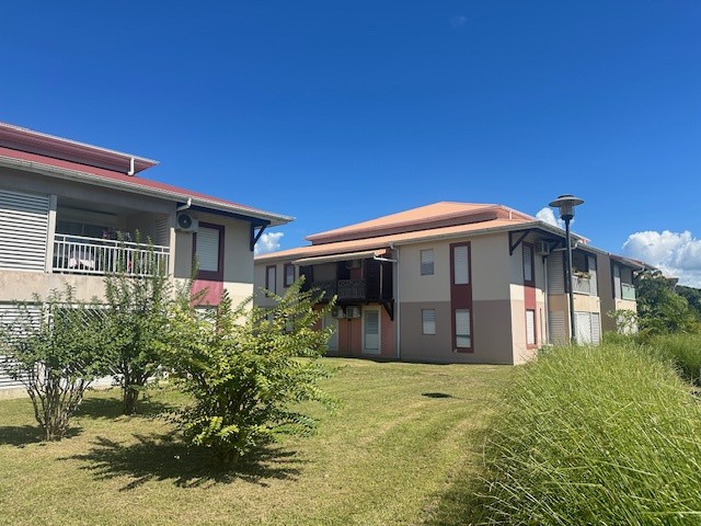 VENTE - Appartement T3 avec petit jardin privatif - Colin — photo 1