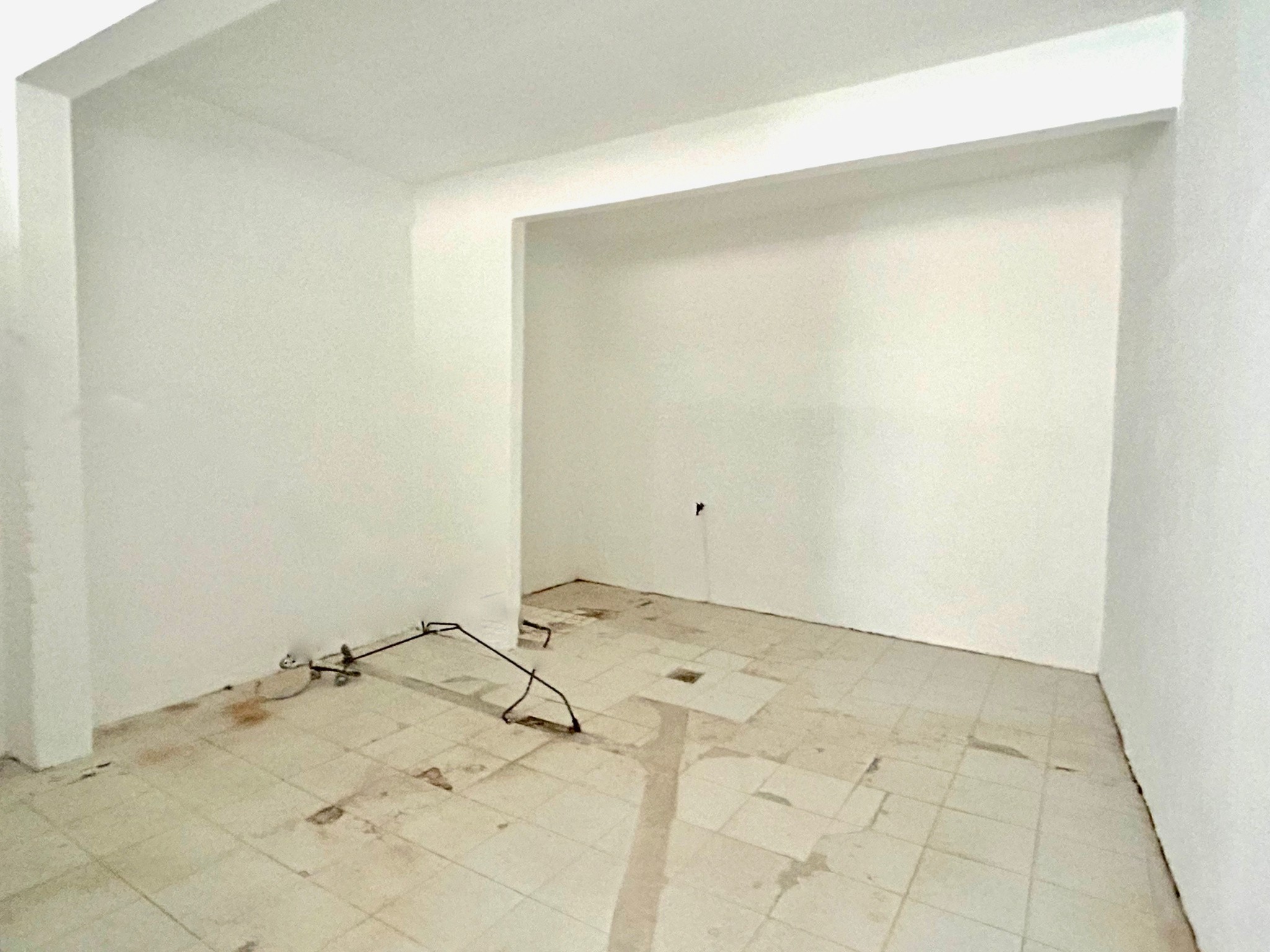 EXCLUSIVITE LOCAL COMMERCIAL À VENDRE DE 56 M2 — photo 4