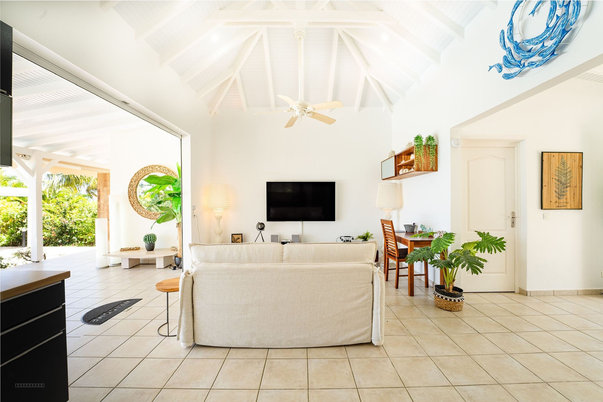 À VENDRE VILLA F4 MEUBLÉE AVEC VUE PANORAMIQUE À MARIE-GALANTE SUR UN TERRAIN DE 1456 M2 — photo 4