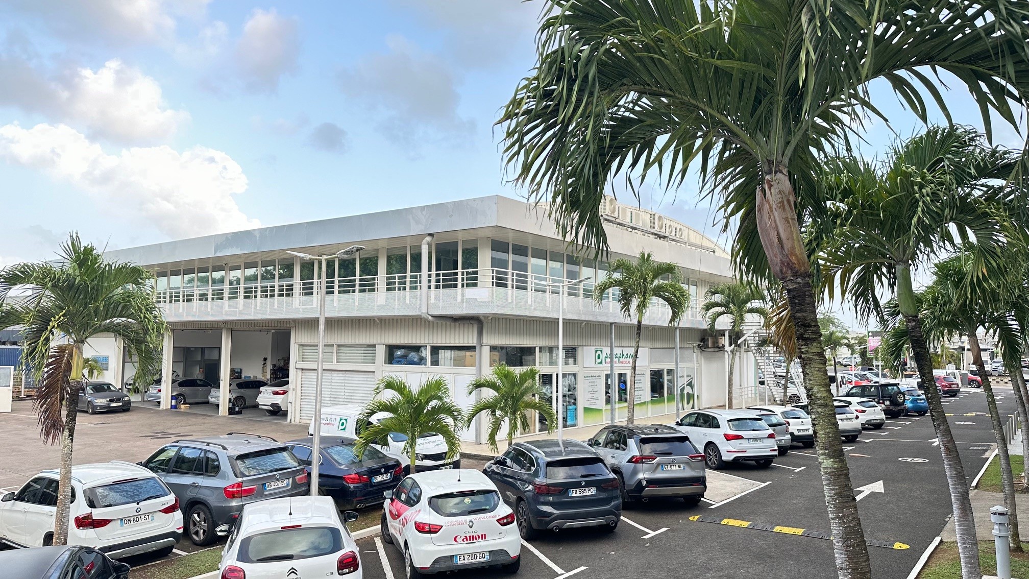 Location local commercial lumineux de 180 m2 à Jarry, Guadeloupe