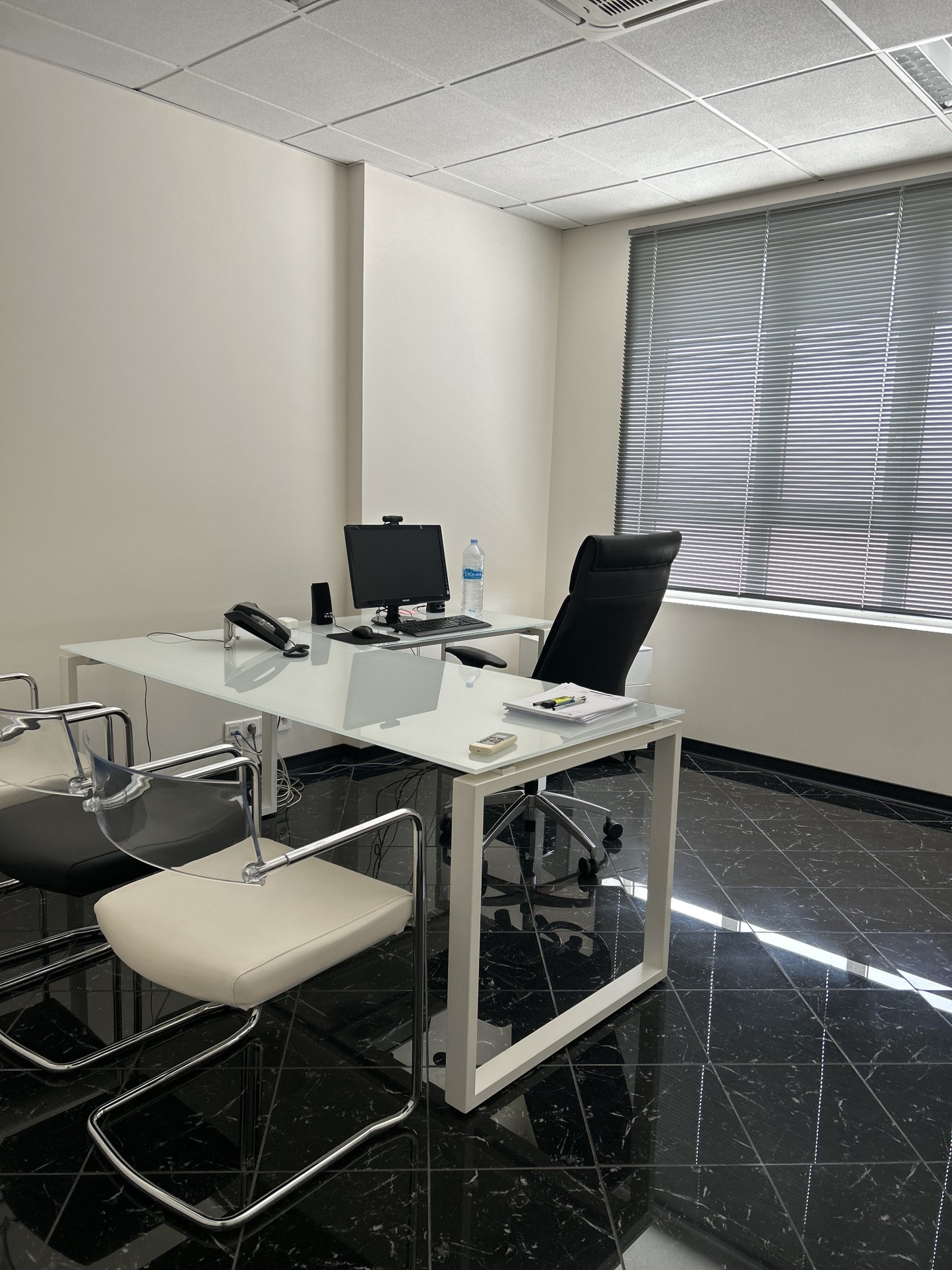 MAGNIFIQUES BUREAUX DE 71M2 A VENDRE A SAINT-FRANCOIS — photo 5