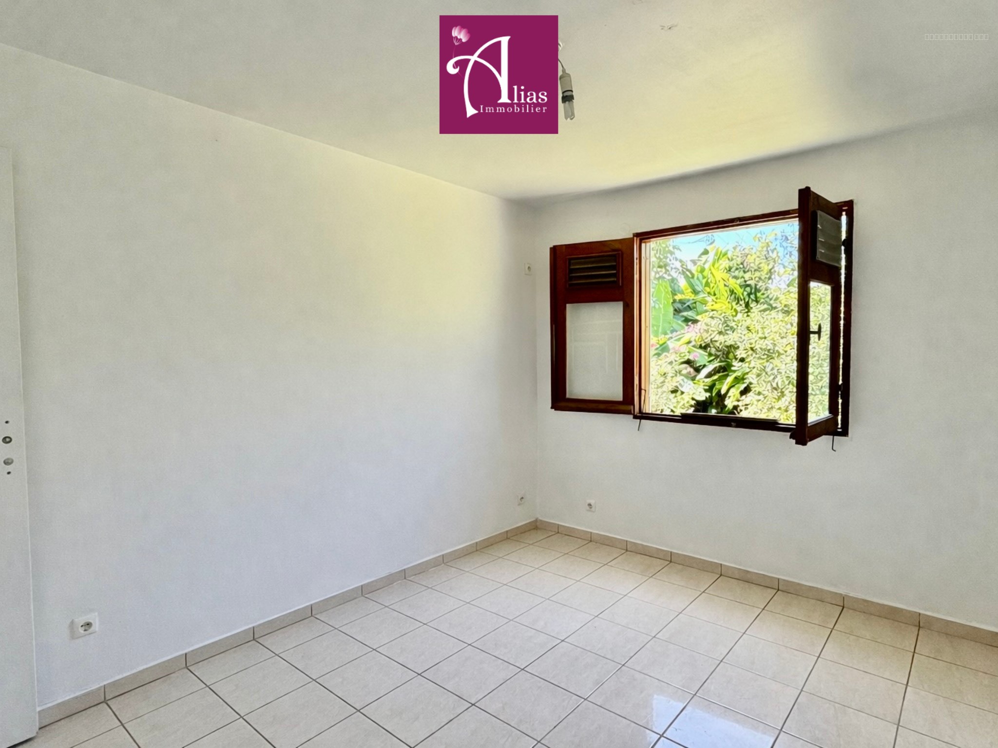 Maison mitoyenne F4 avec jardin privatif à Moudong, Baie-Mahault, Guadeloupe — photo 5
