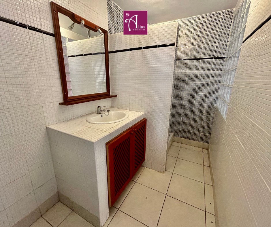À vendre: Local pro 86 m2 en rez-de-chaussée - Bas du Fort Le Gosier — photo 7