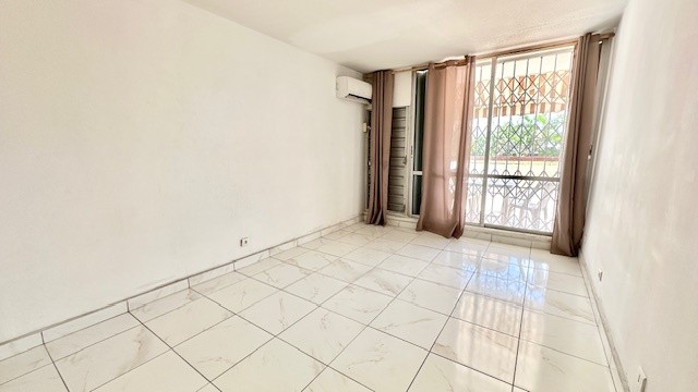 A VENDRE ! Appartement T3 avec terrasse de 38m2 à la Marina de Pointe-à-Pitre   Exclusivité — photo 5