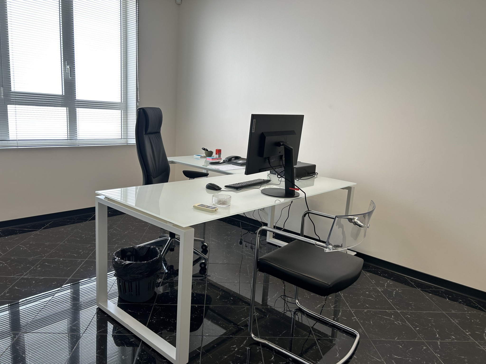 MAGNIFIQUES BUREAUX DE 71M2 A VENDRE A SAINT-FRANCOIS — photo 4