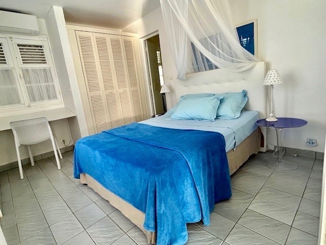 À VENDRE VILLA DE 4 PIECES SUR UN TERRAIN 910 M2 À SAINT-FRANÇOIS — photo 9
