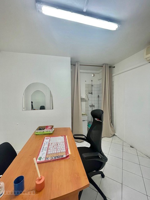 Local commercial 35 m2 à vendre à Pointe-à-Pitre   Idéal investissement ou activité professionnelle — photo 4