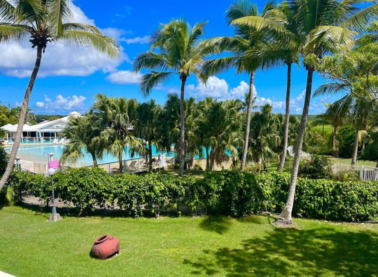 EXCLUSIVITÉ Grand studio meublé à vendre à Saint-François, La Plantation Sainte-Marthe   Vue piscine, 1er étag — photo 9