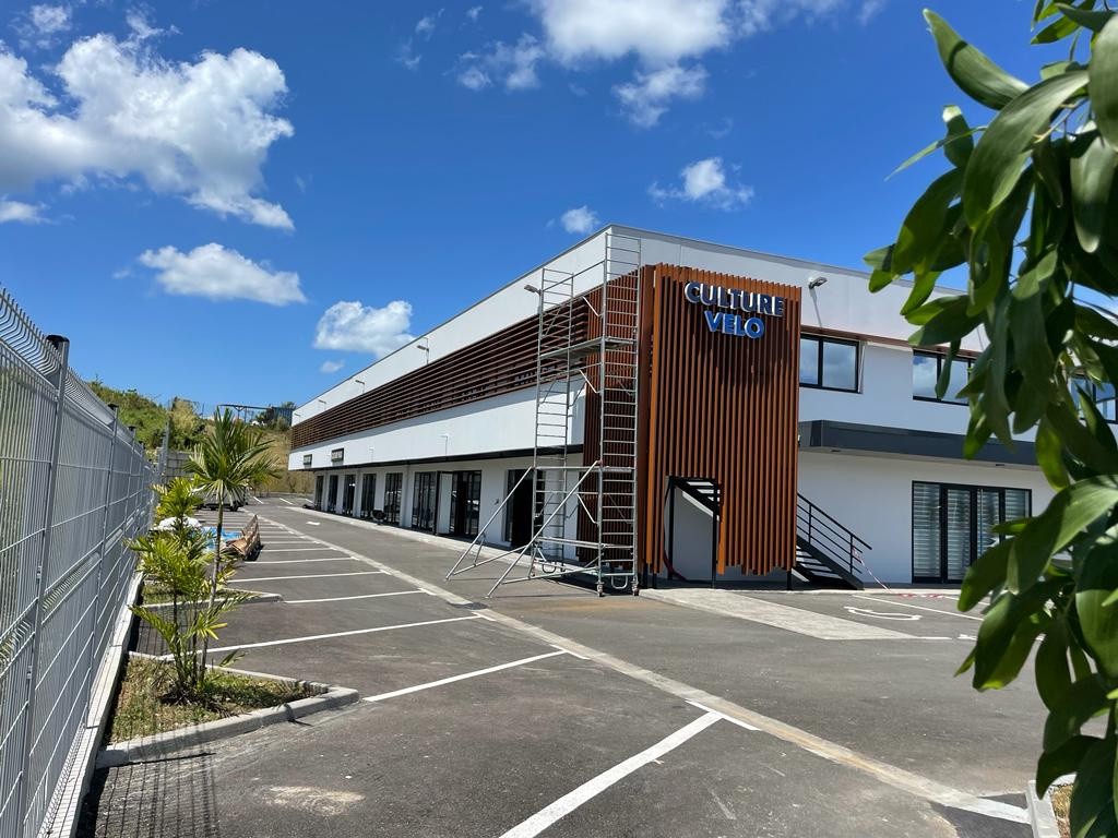 Local professionnel neuf de 200 m2 à louer   1er étage avec ascenseur (proche CHU) — photo 3