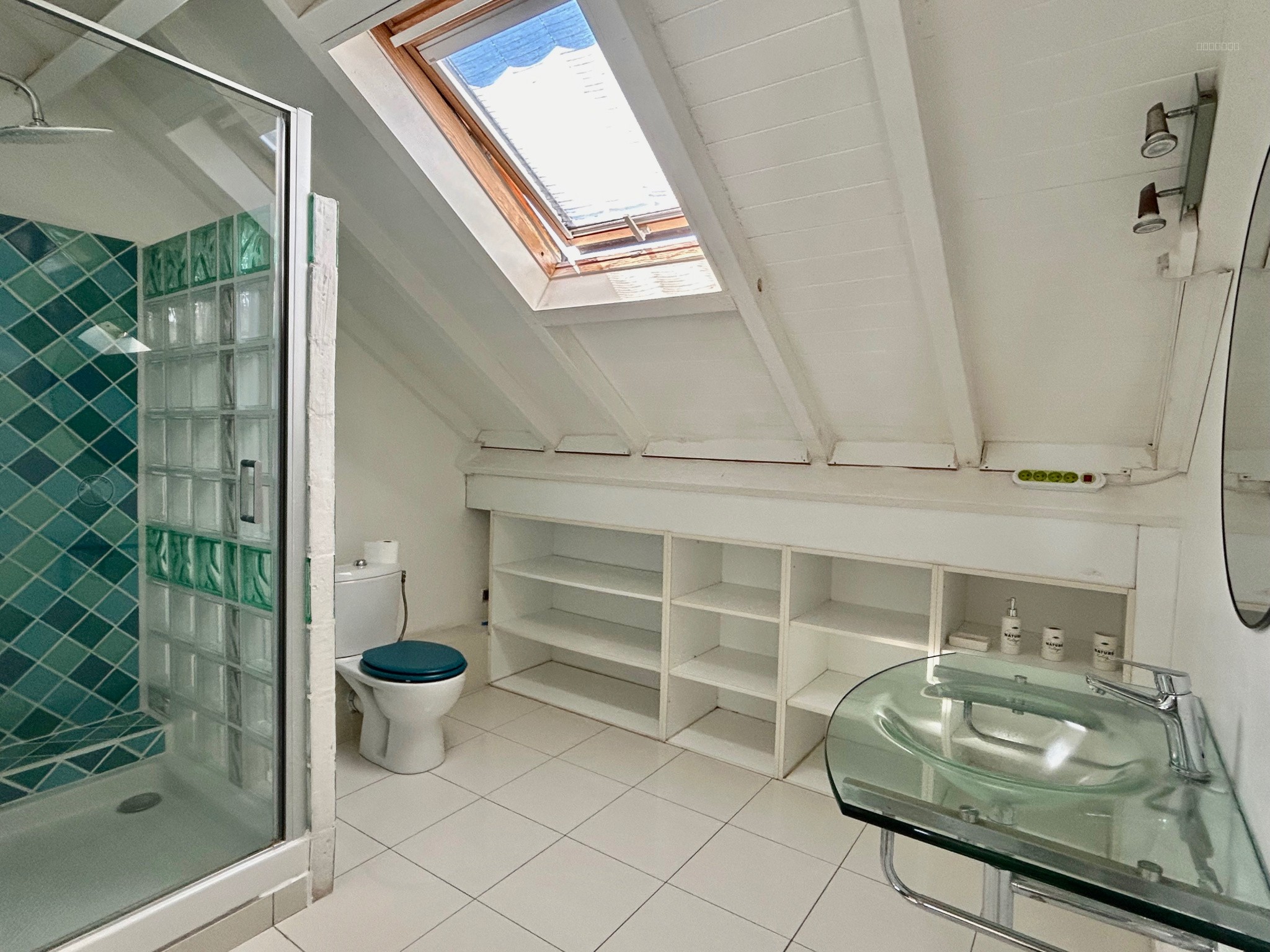À VENDRE TRÈS JOLI T2 MEUBLÉ AVEC VUE DÉGAGÉE À BAIE-MAHAULT — photo 7