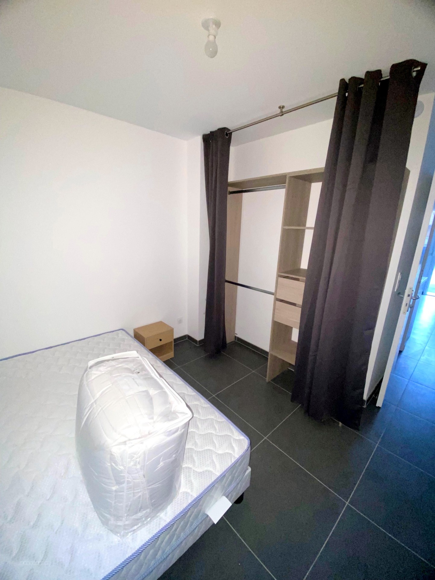 EXCLUSIVITE, Appartement type 2 meublé en location à Amiens — photo 4