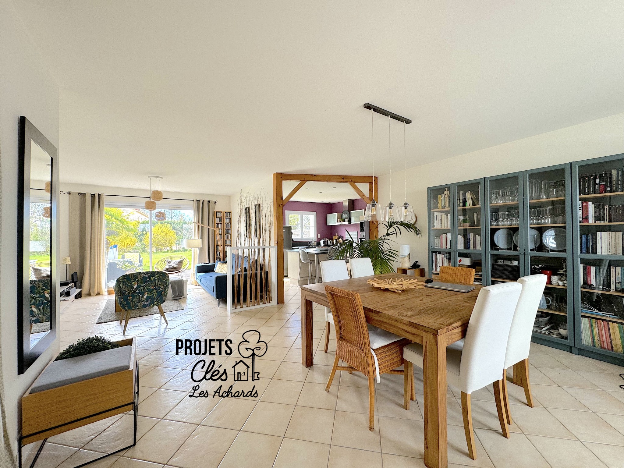 Belle Maison Familiale aux Achards : 4 Chambres, Jardin Spacieux — photo 2