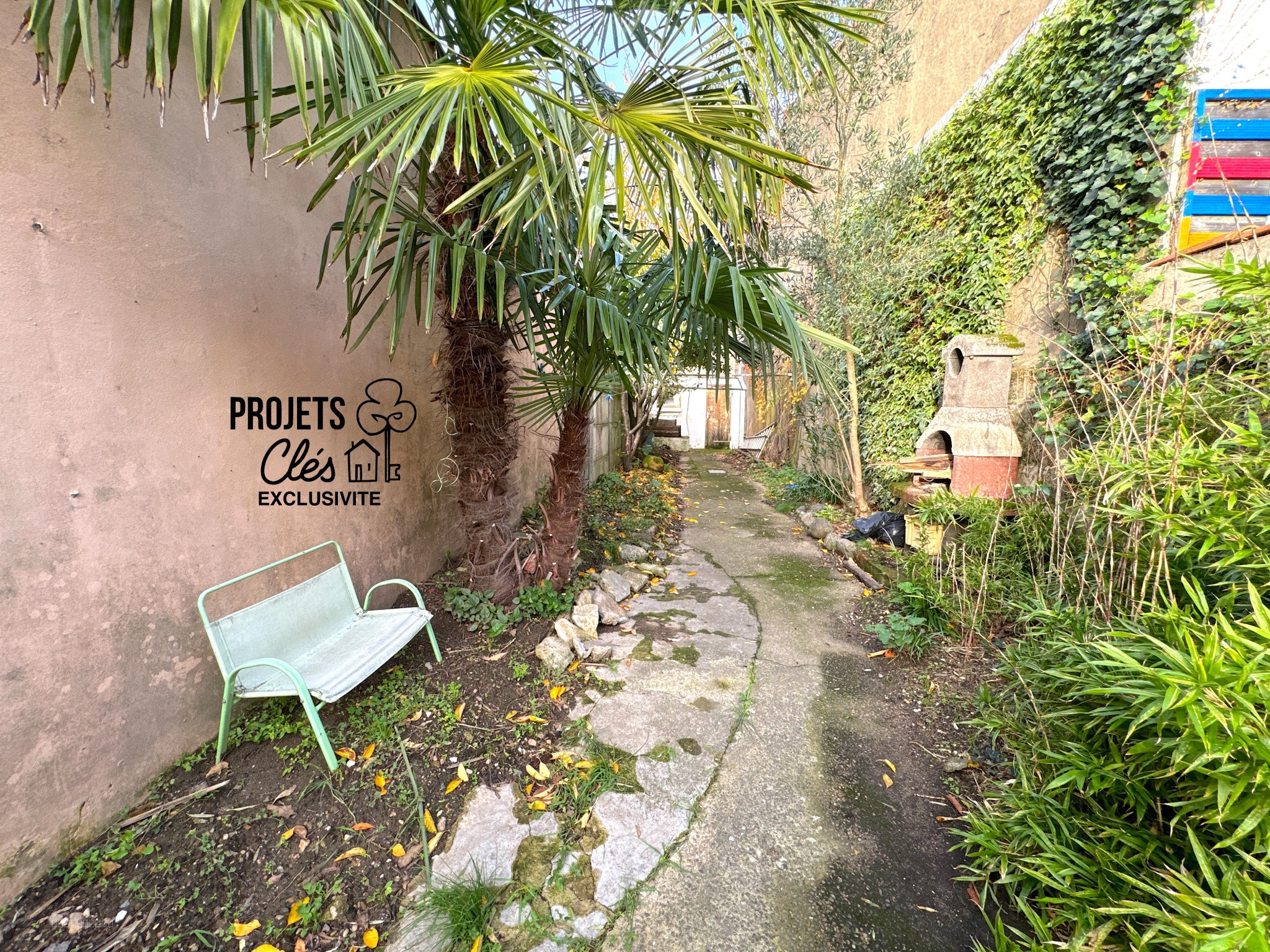 Maison atypique de centre-bourg avec dépendance — photo 8