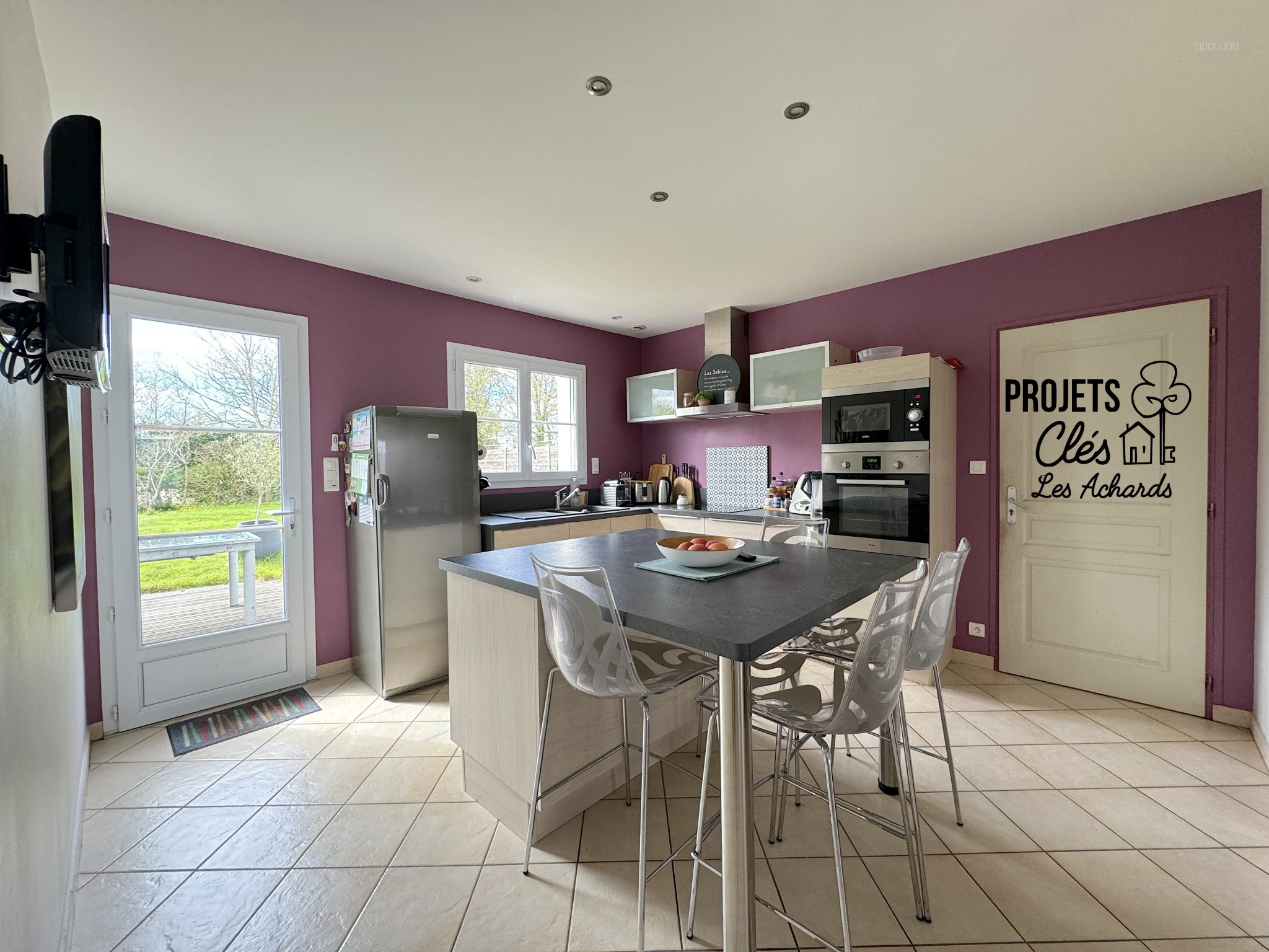 Belle Maison Familiale aux Achards : 4 Chambres, Jardin Spacieux — photo 3
