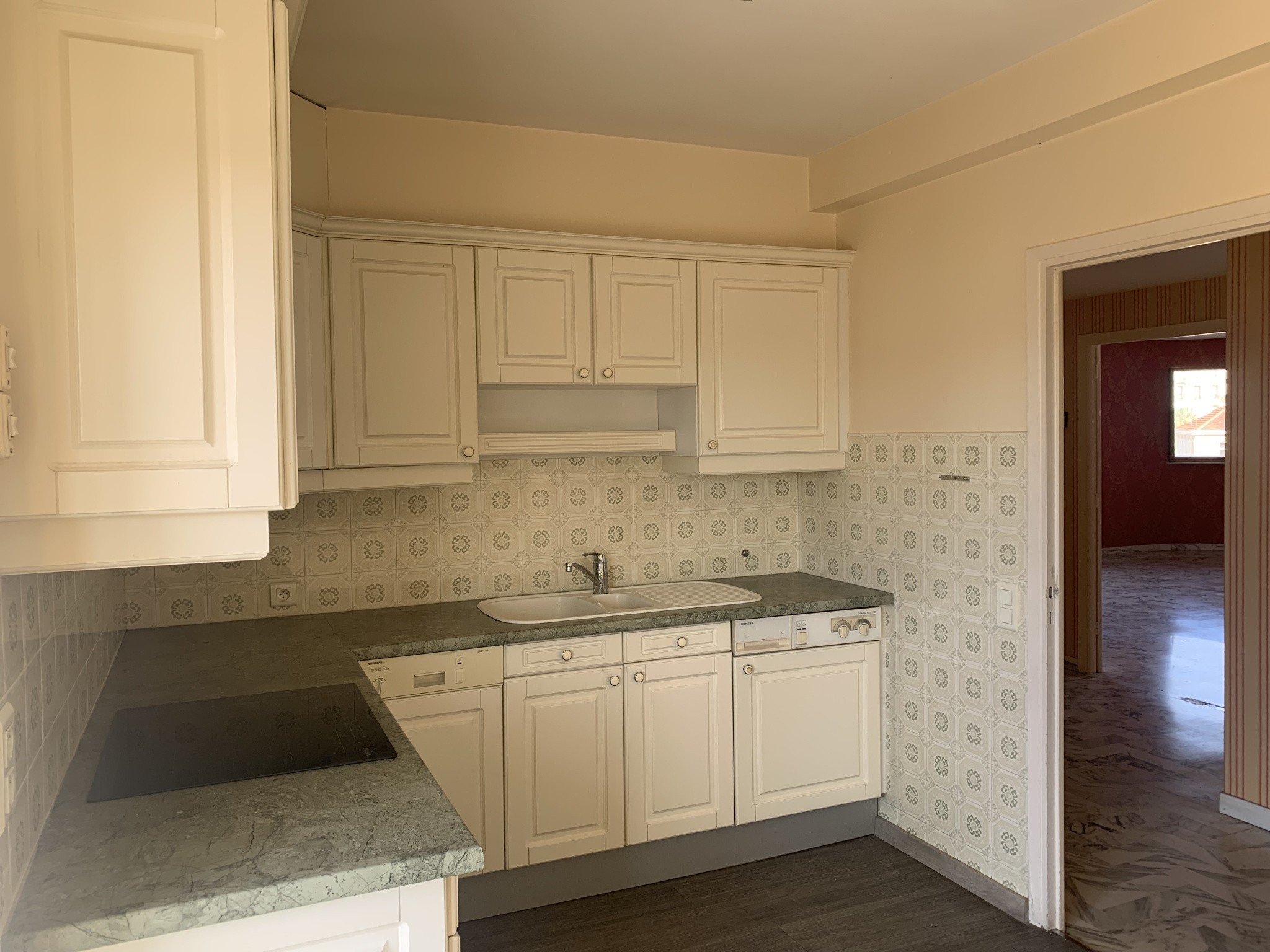 Menton : appartement trois pèces de 104 m2 en étage élevé, proche de la mer et du casino. — photo 4