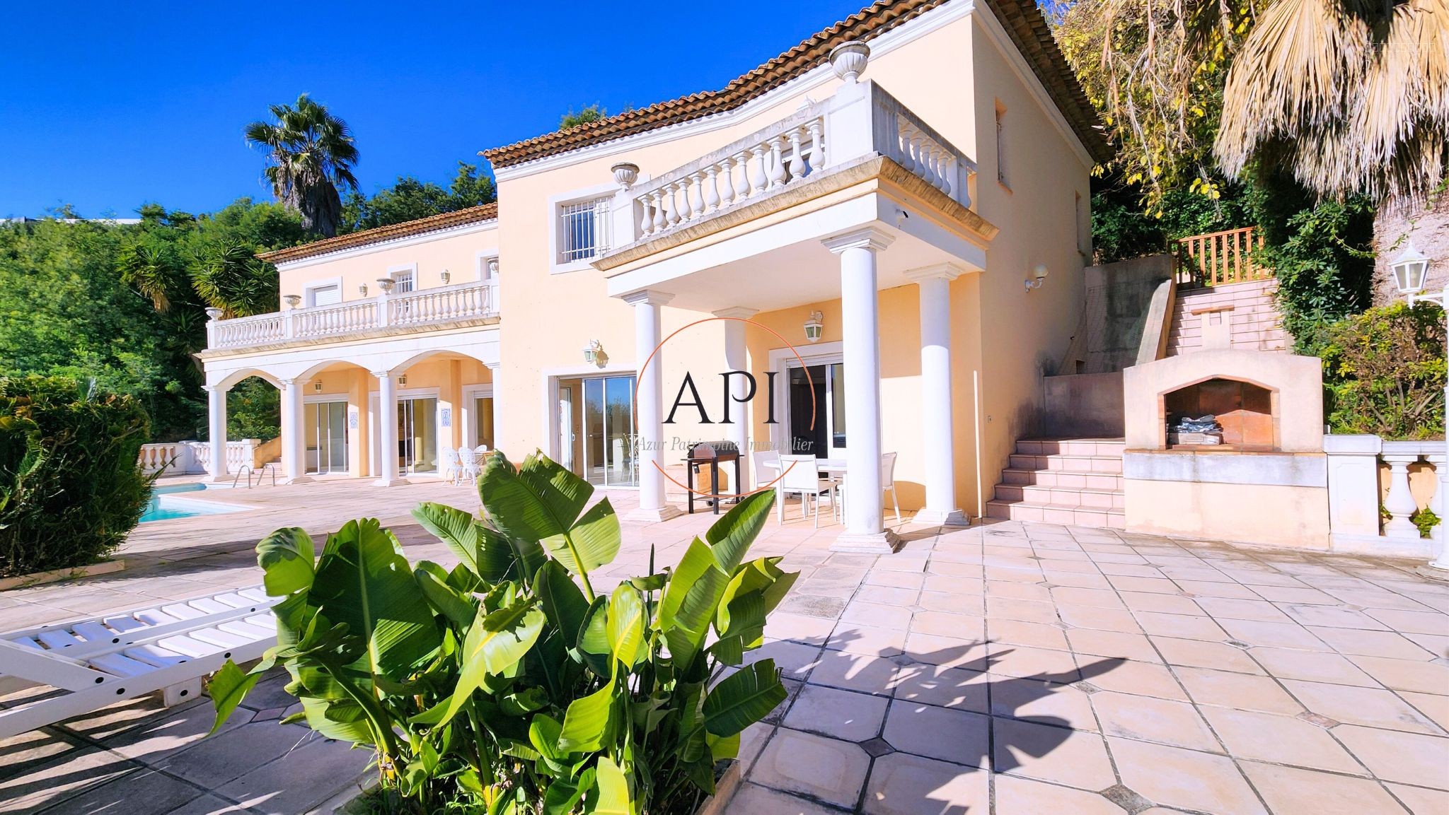 Splendide villa avec piscine offrant une vue imprenable — photo 9