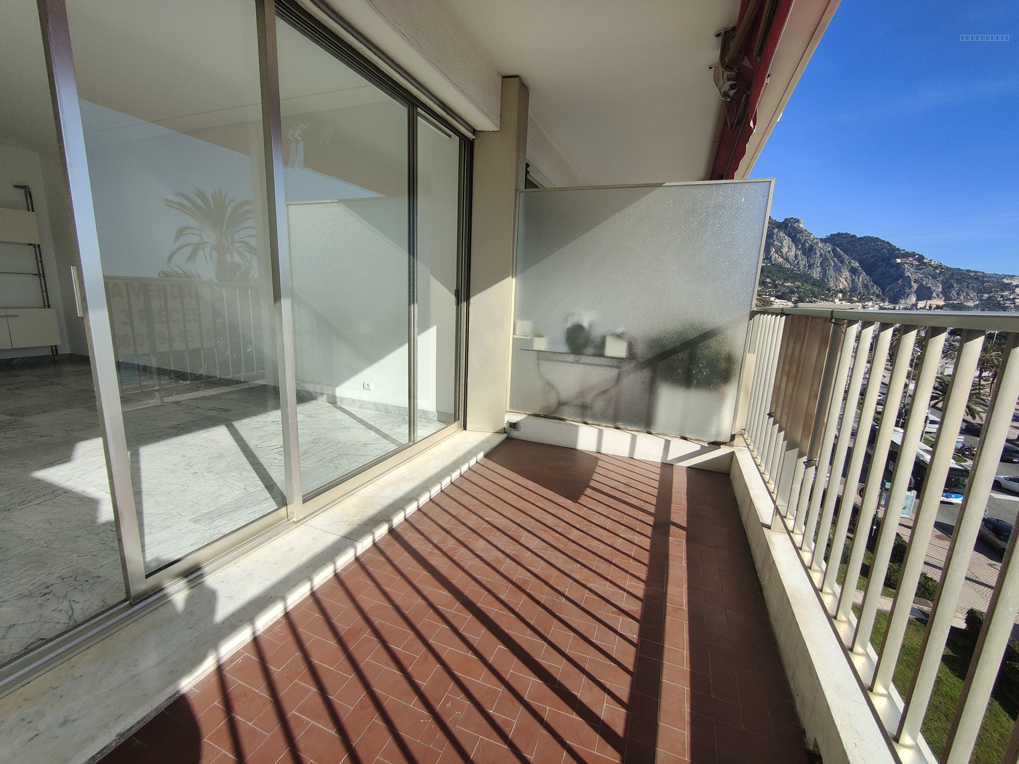 MENTON / GARAVAN - Appartement 3 pièces de 86m2 avec terrasse vue mer, cave et possibilité garages — photo 3