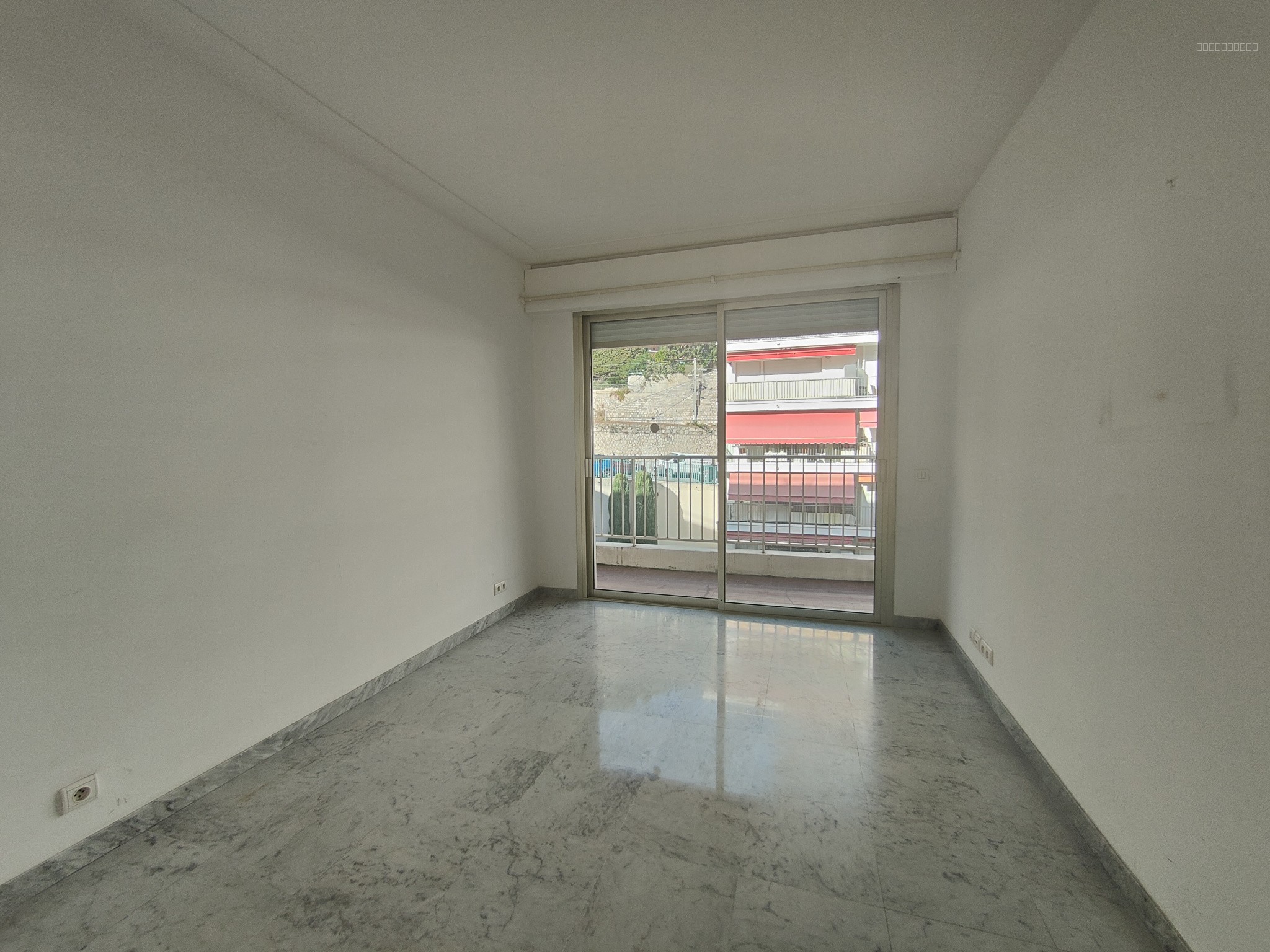 MENTON / GARAVAN - Appartement 3 pièces de 86m2 avec terrasse vue mer, cave et possibilité garages — photo 11