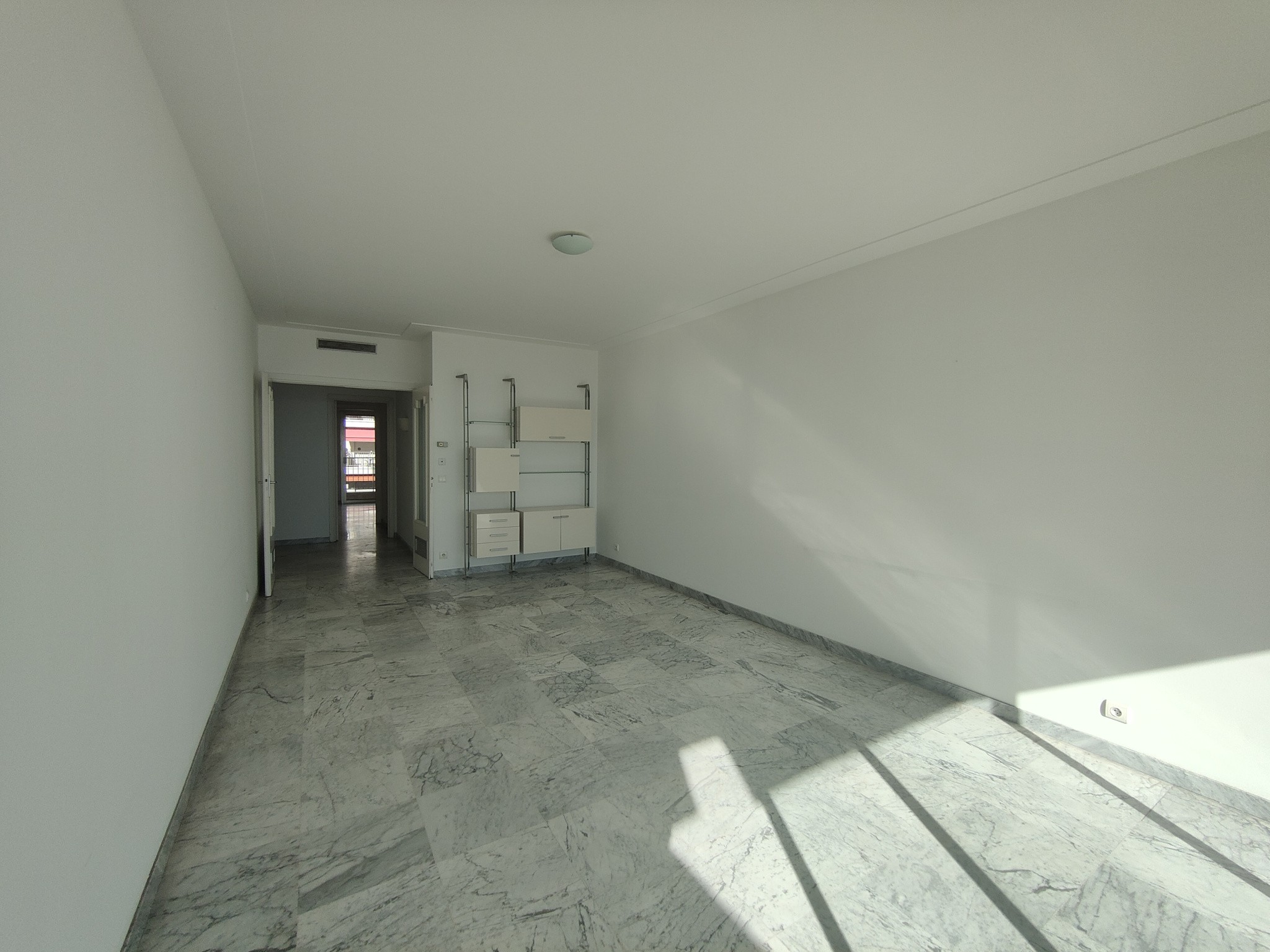 MENTON / GARAVAN - Appartement 3 pièces de 86m2 avec terrasse vue mer, cave et possibilité garages — photo 5