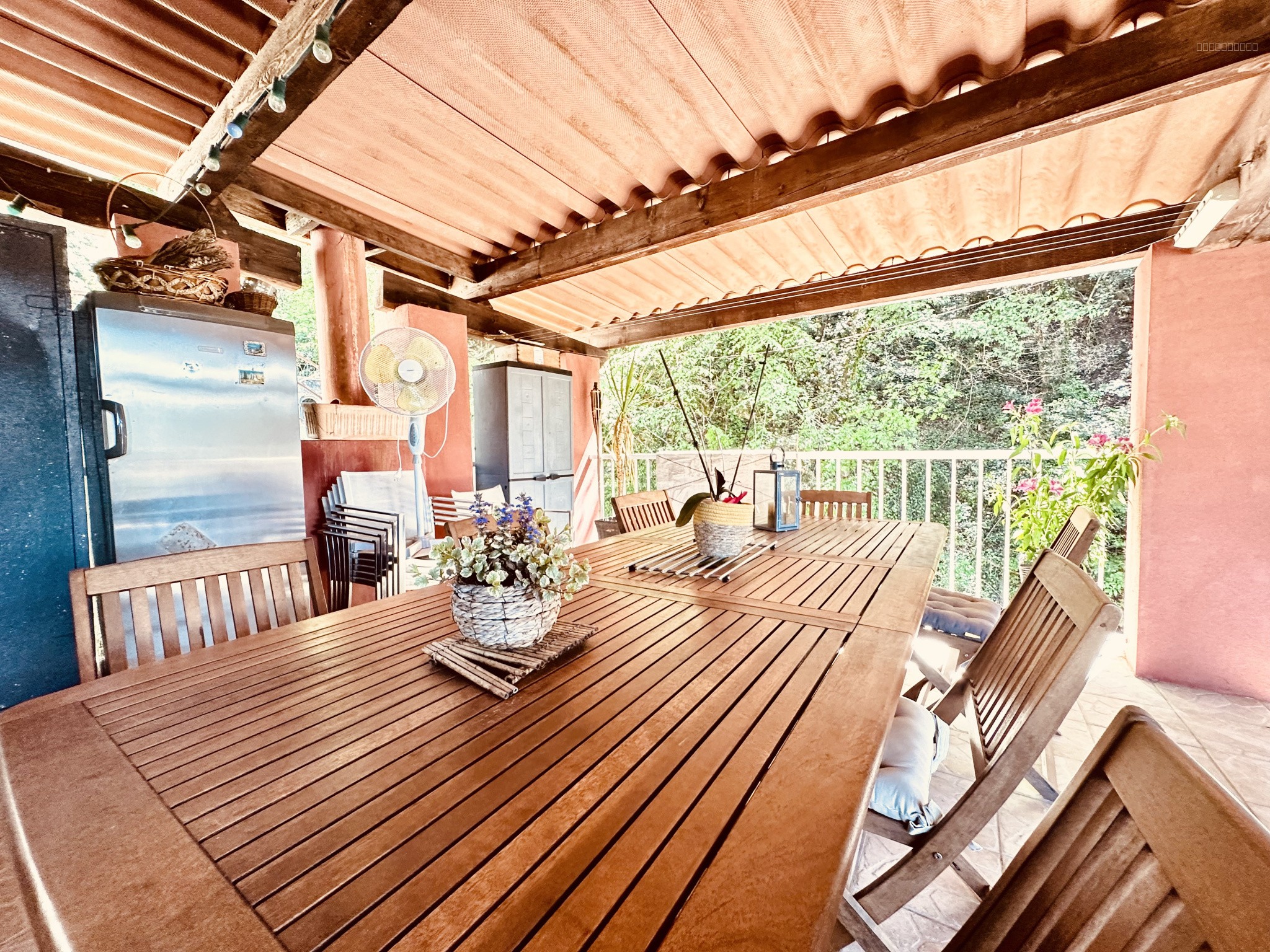 Charmante maison sur 2 niveaux avec terrasse en dernier étage, dépendance et histoire unique. — photo 19