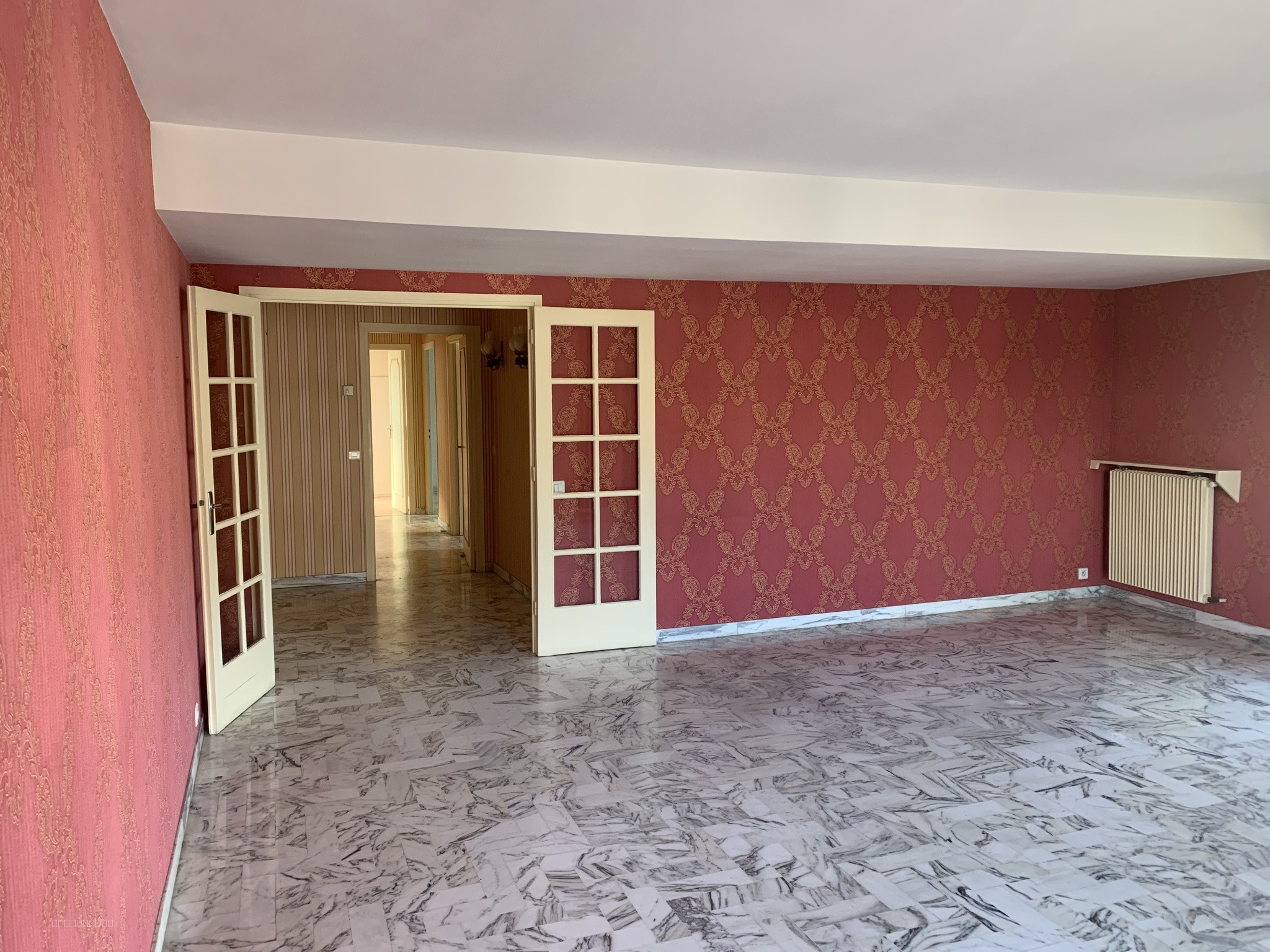 Menton : appartement trois pèces de 104 m2 en étage élevé, proche de la mer et du casino. — photo 2