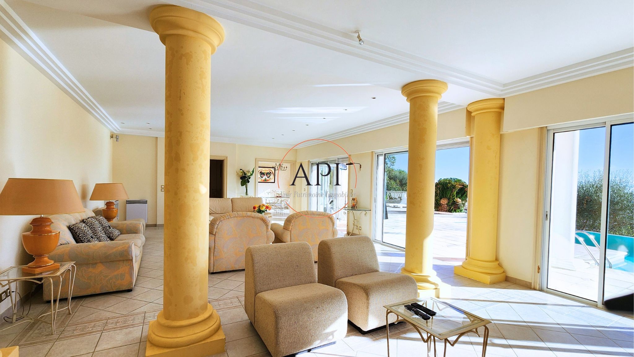 Splendide villa avec piscine offrant une vue imprenable — photo 8