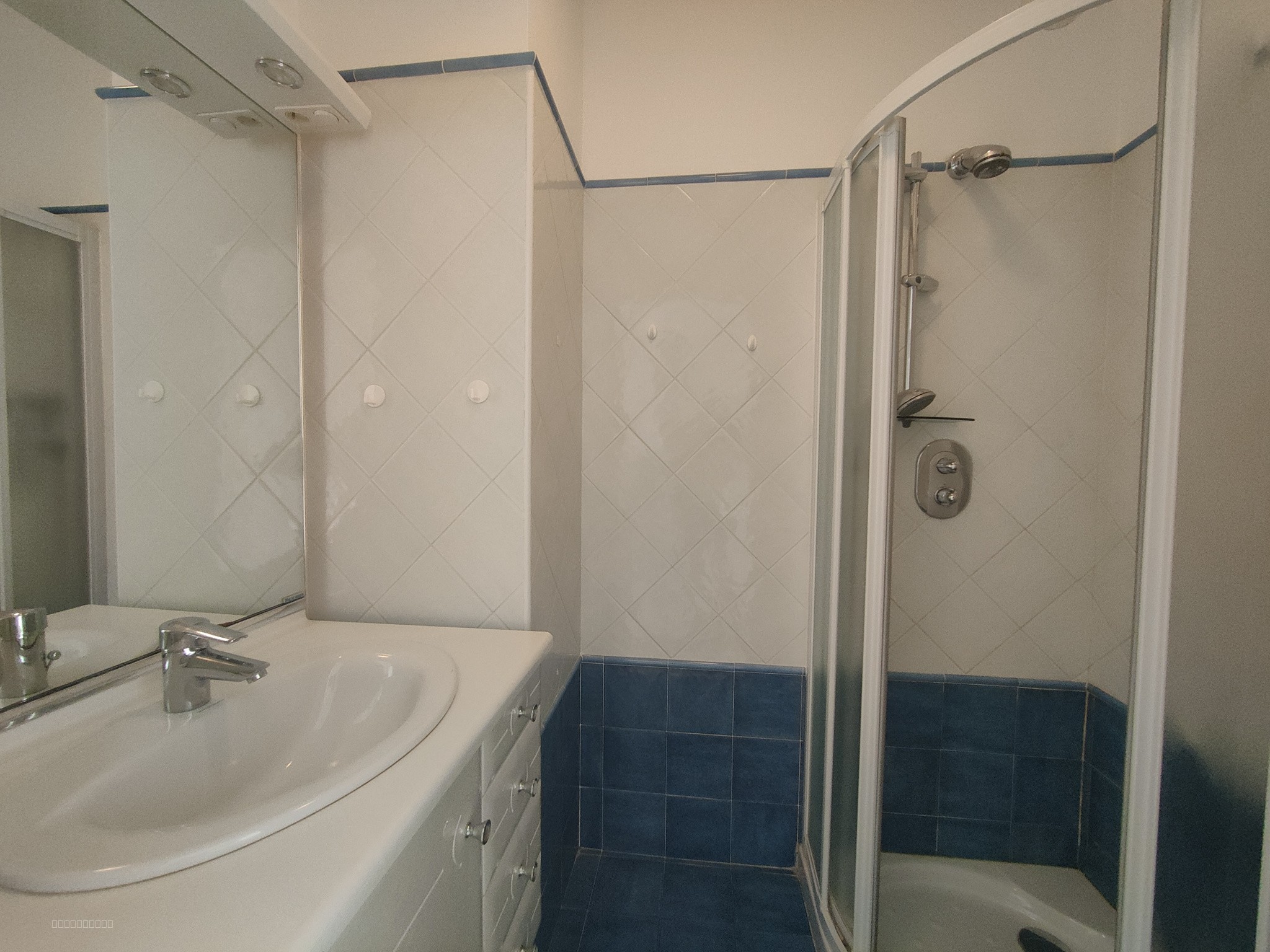 MENTON / GARAVAN - Appartement 3 pièces de 86m2 avec terrasse vue mer, cave et possibilité garages — photo 8