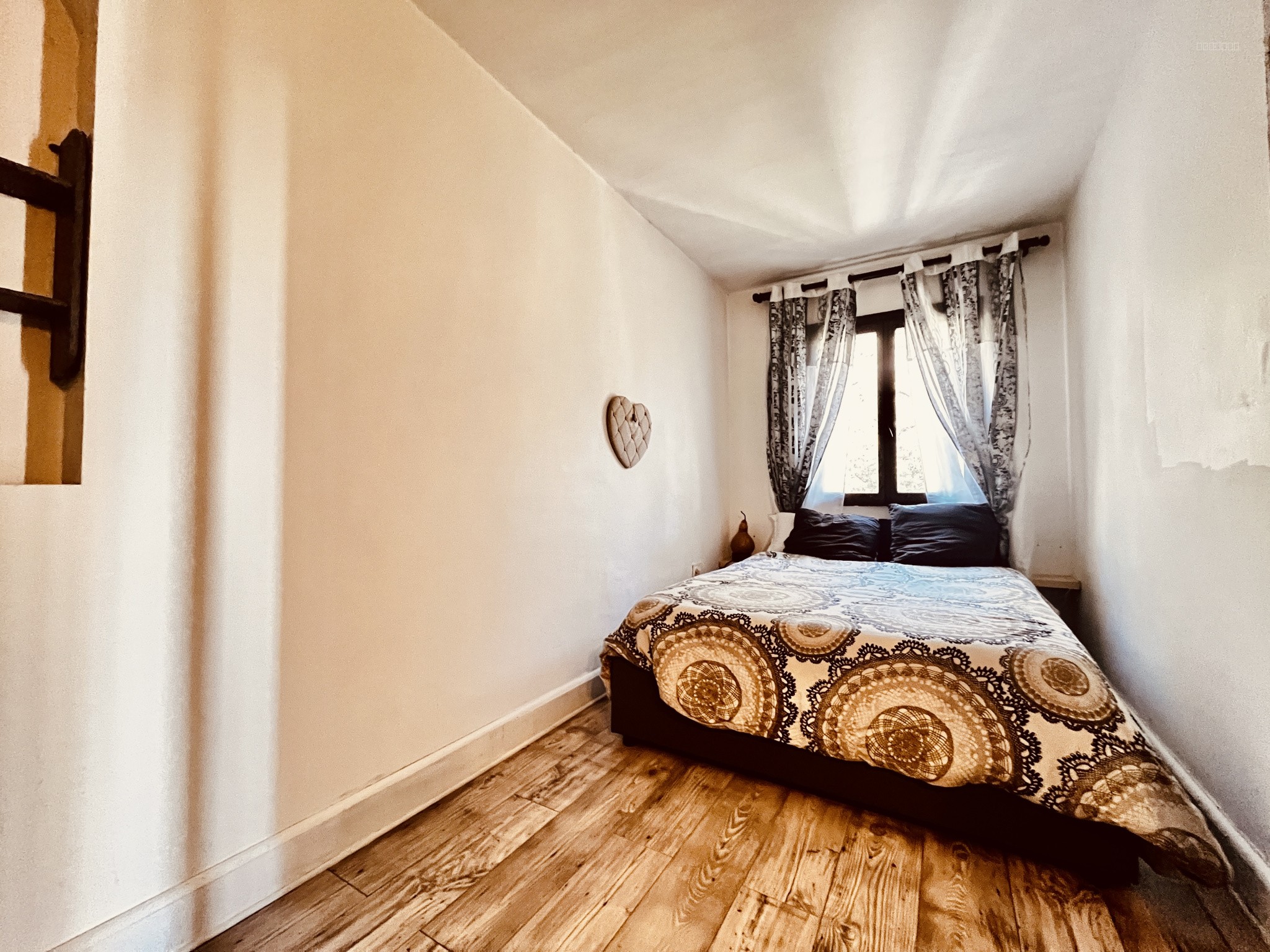 Menton grande maison divisée en plusieurs logements terrasses jardin parkings — photo 19