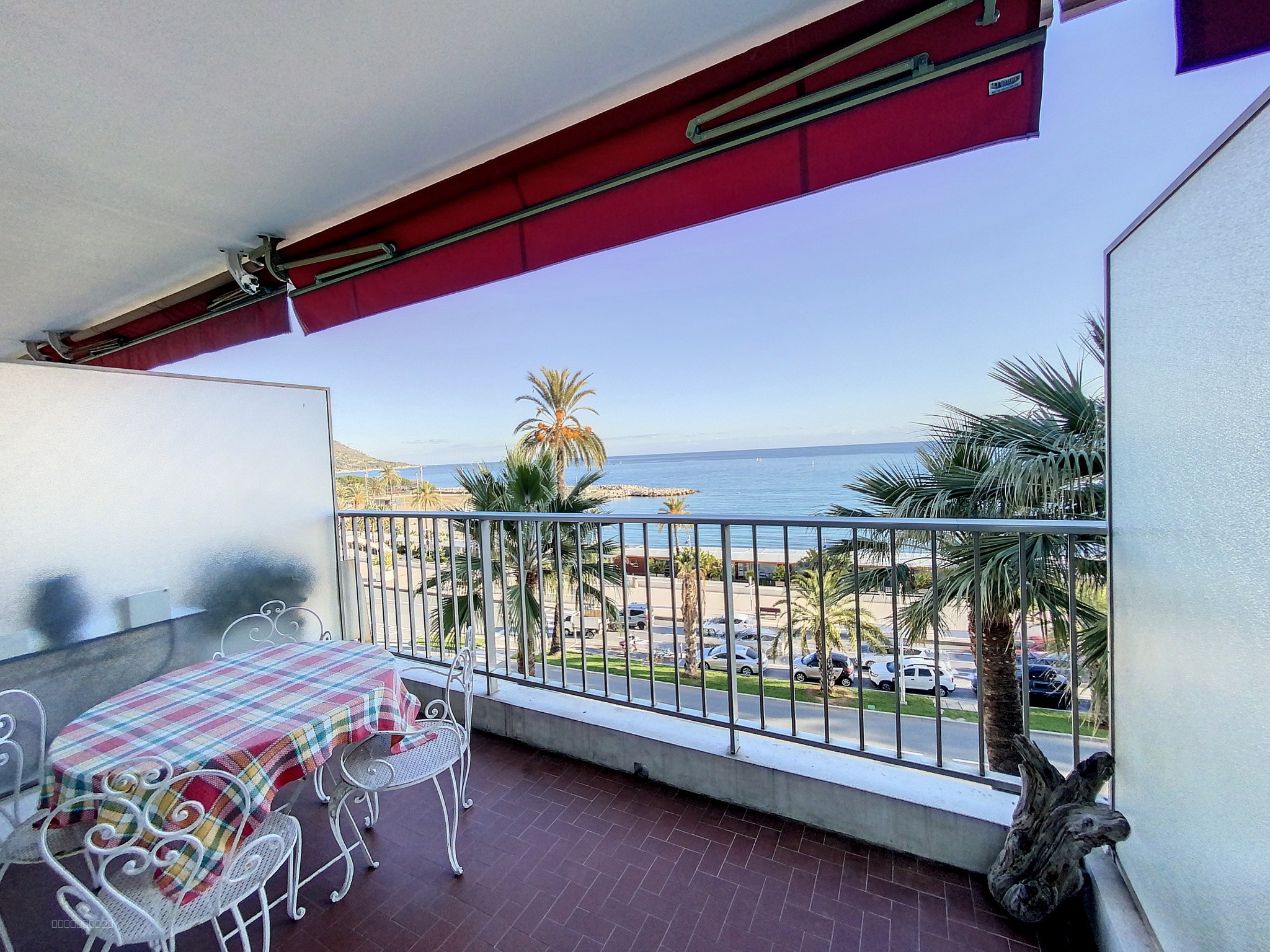 MENTON / GARAVAN - Appartement 3 pièces de 86m2 avec terrasse vue mer, cave et possibilité garages — photo 2